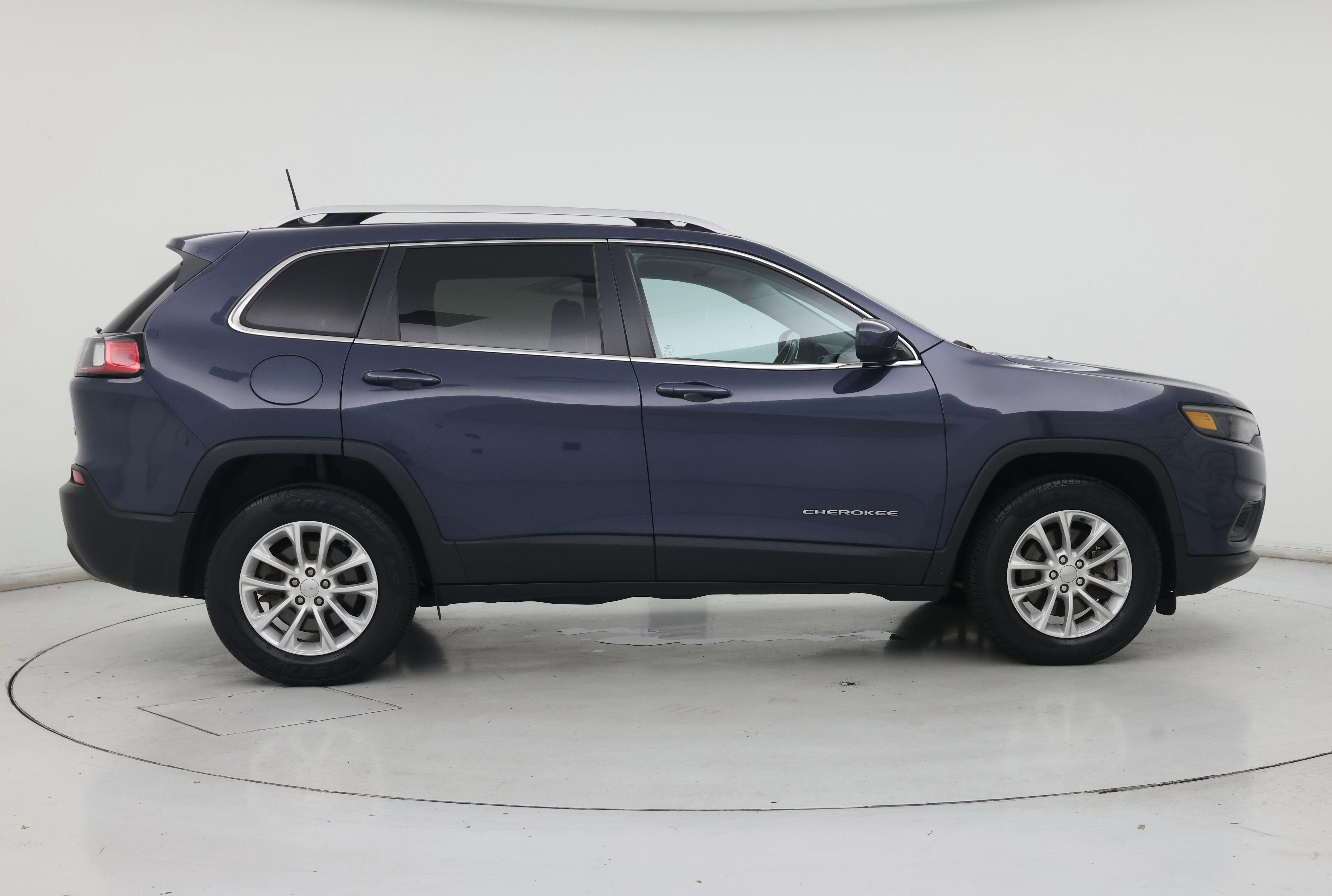 Thumbnail: 2019 Jeep Cherokee - 7