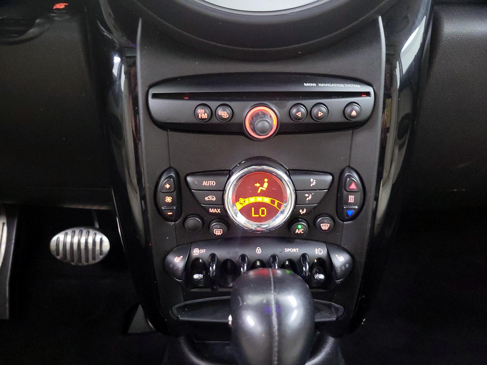 Thumbnail: 2014 MINI Cooper Countryman - 15