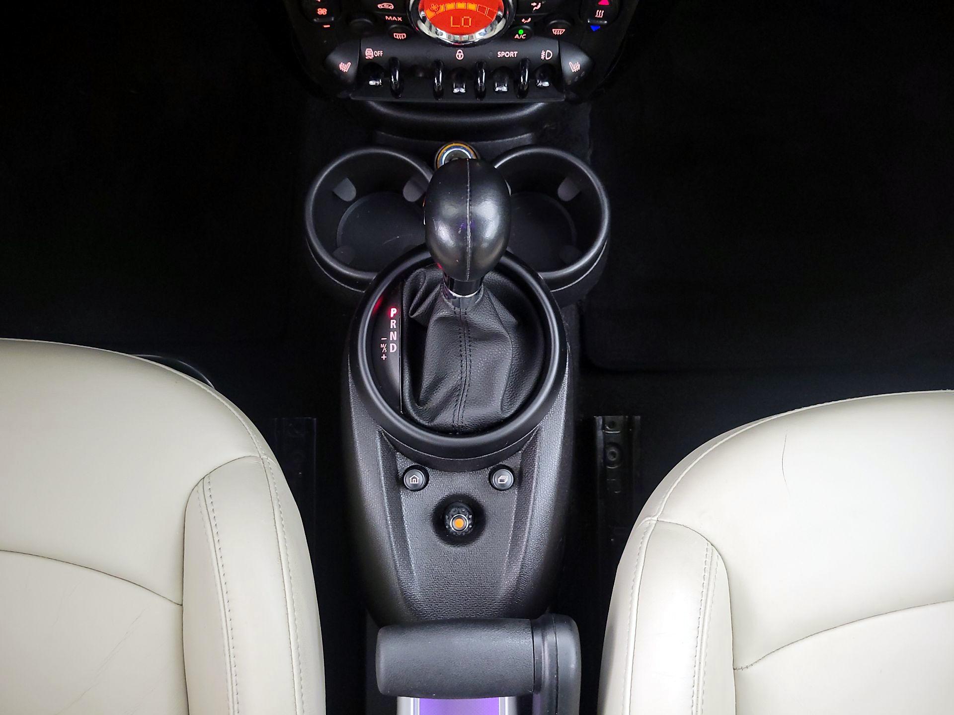 Thumbnail: 2014 MINI Cooper Countryman - 16