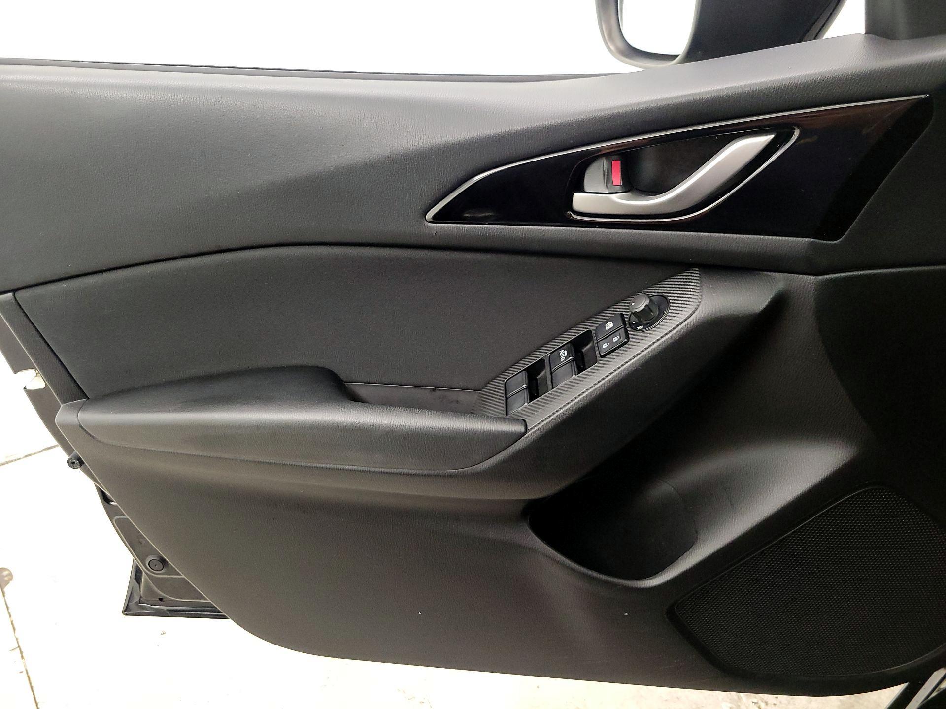 Thumbnail: 2016 Mazda Mazda3 - 12