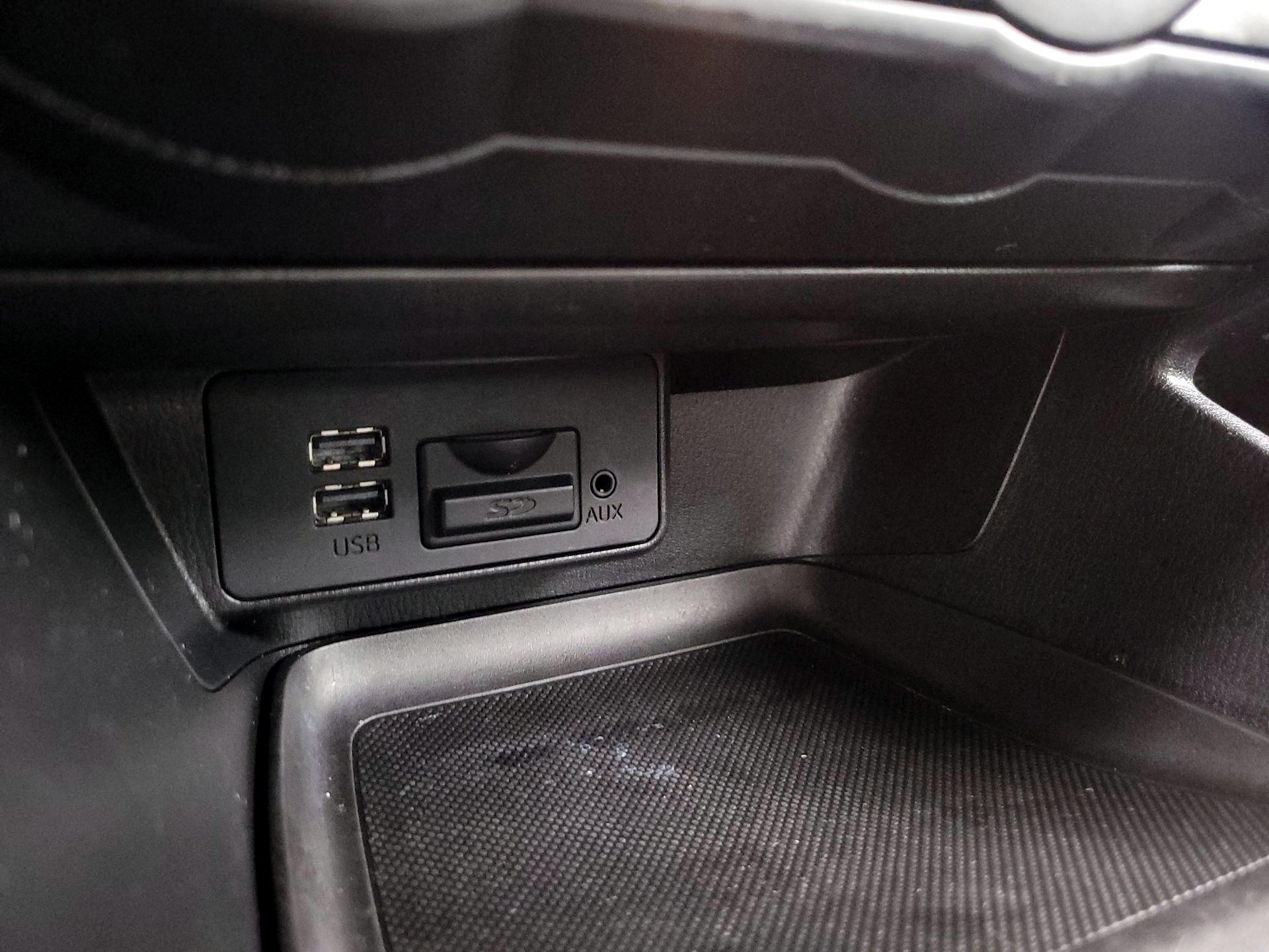 Thumbnail: 2016 Mazda Mazda3 - 18