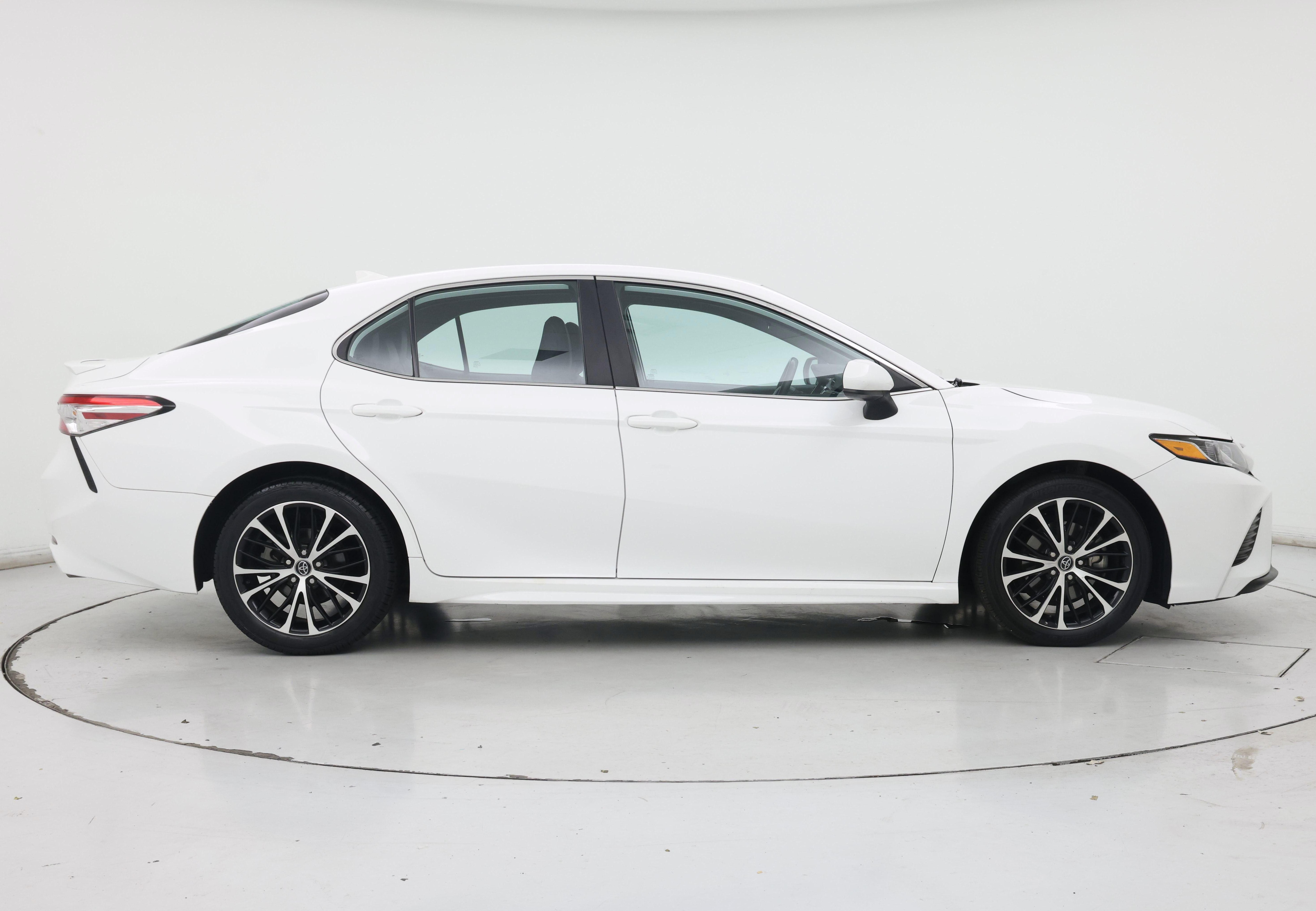 Thumbnail: 2020 Toyota Camry - 7