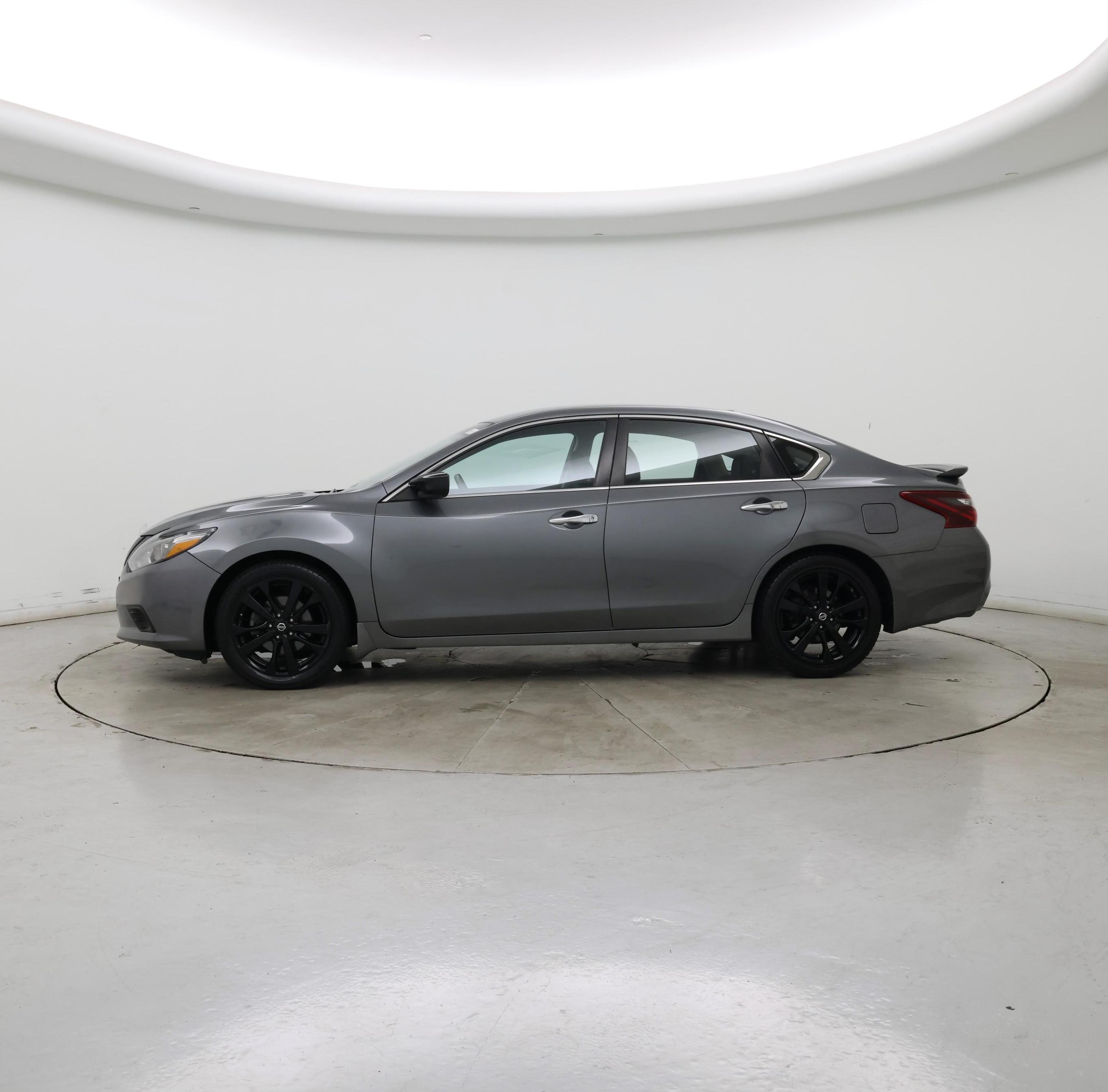 Thumbnail: 2018 Nissan Altima - 3