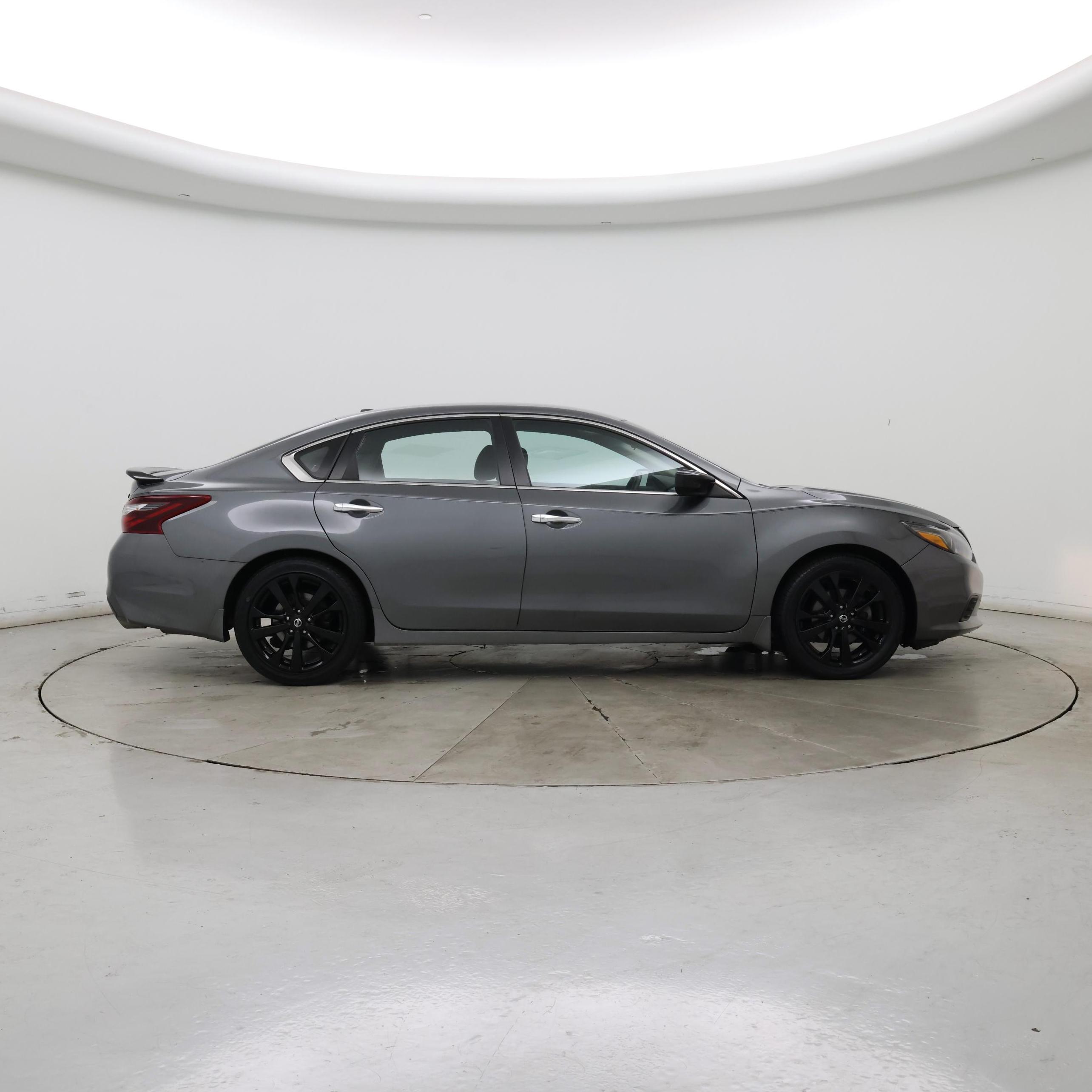 Thumbnail: 2018 Nissan Altima - 7