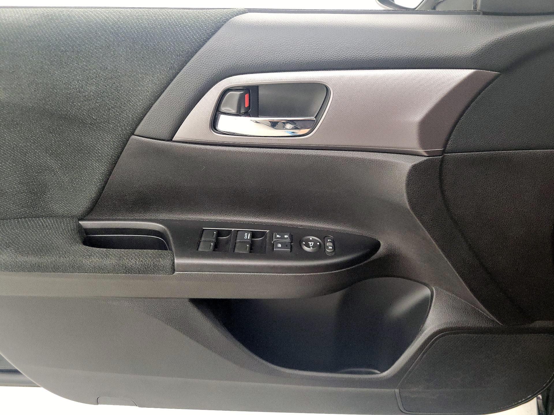 Thumbnail: 2013 Honda Accord - 12