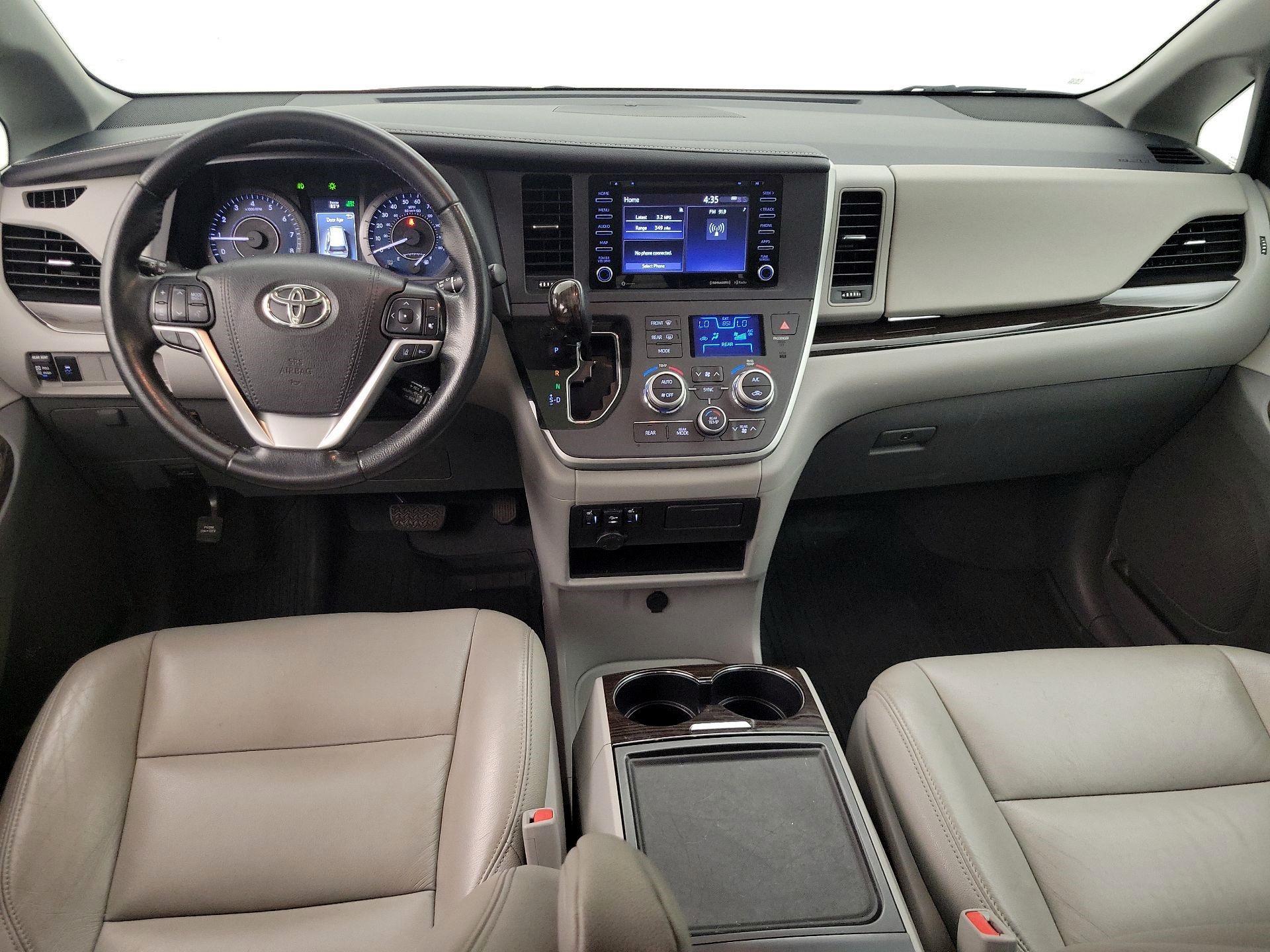 Thumbnail: 2020 Toyota Sienna - 9