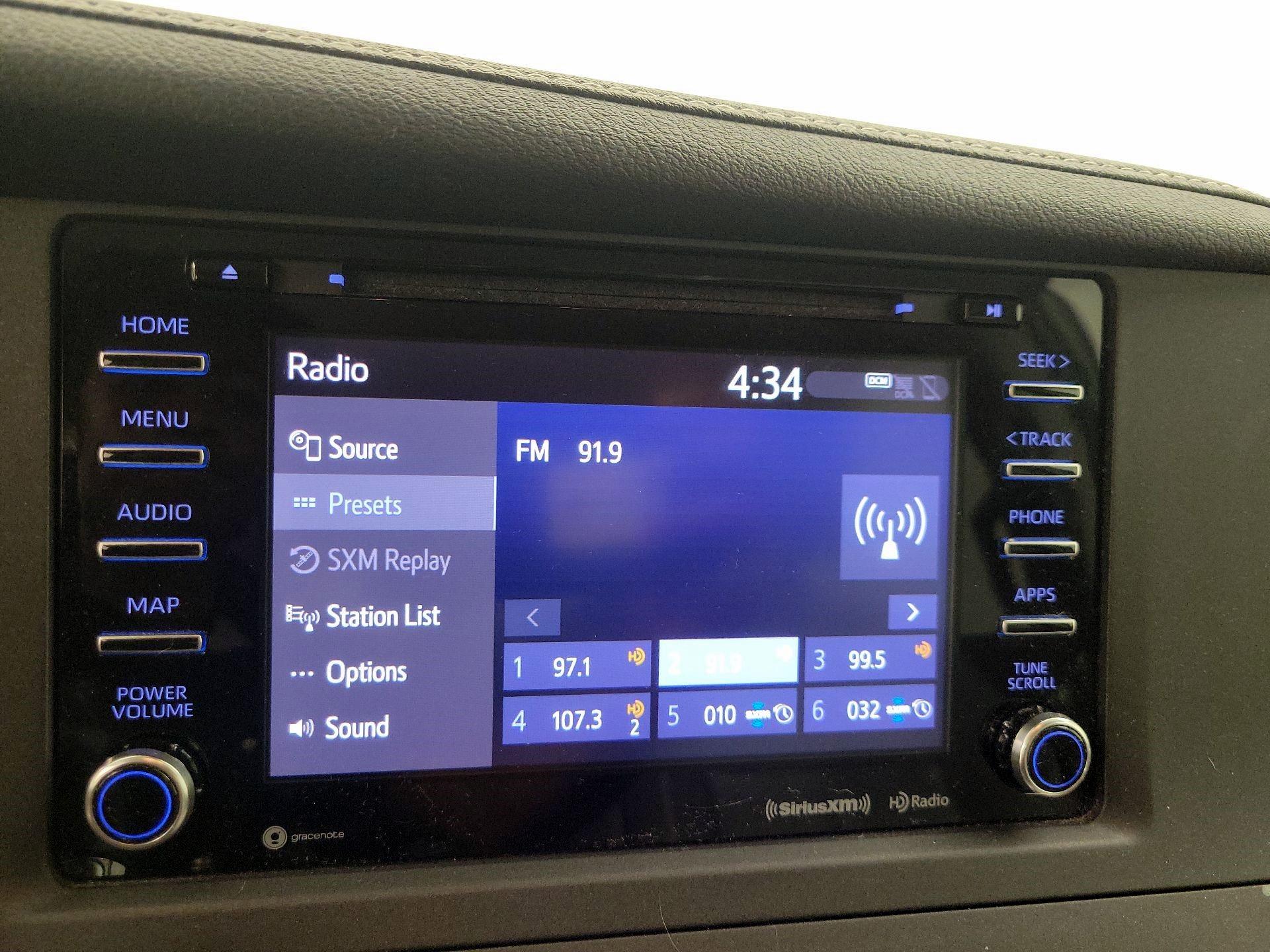 Thumbnail: 2020 Toyota Sienna - 15