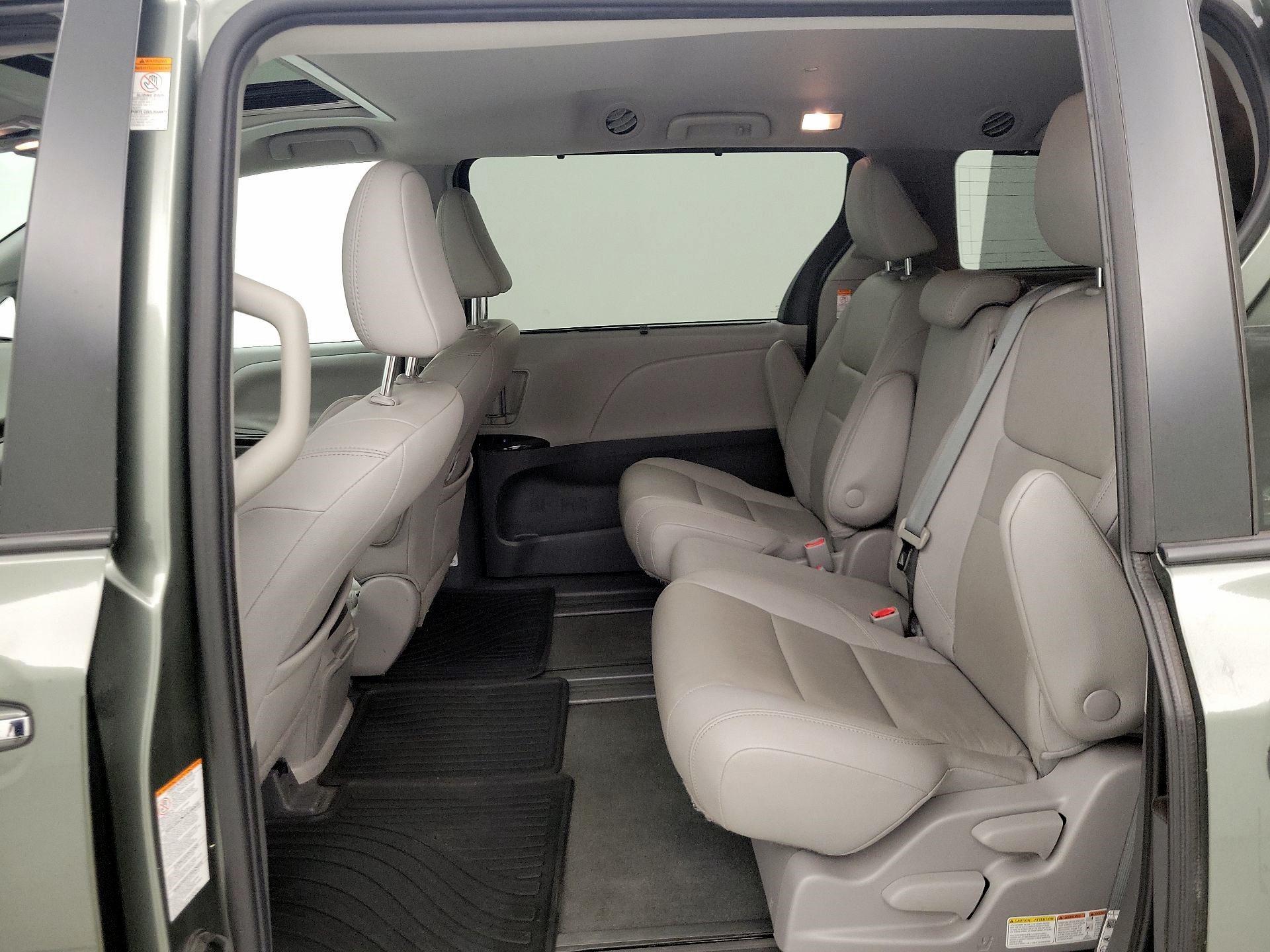 Thumbnail: 2020 Toyota Sienna - 20