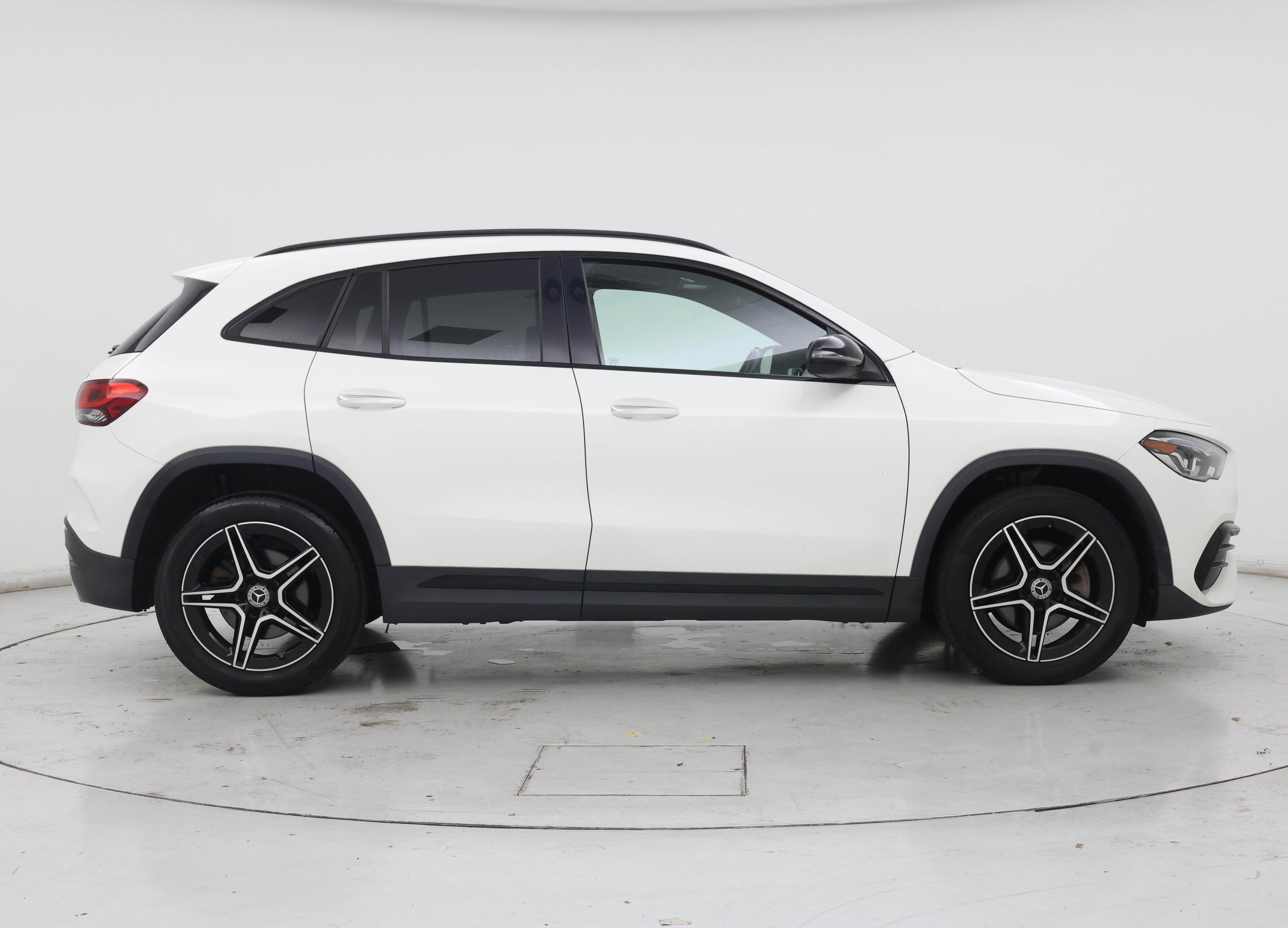 Thumbnail: 2021 Mercedes-Benz GLA - 7