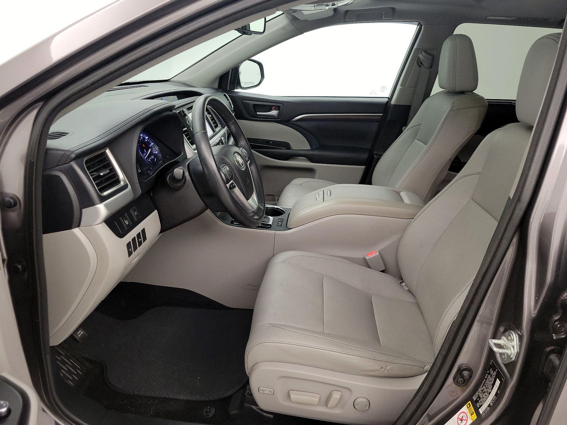 Thumbnail: 2014 Toyota Highlander - 11