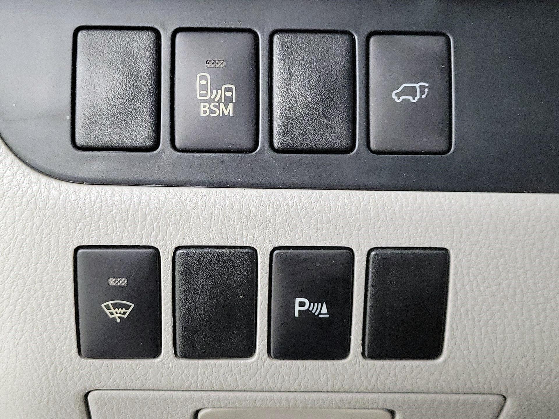 Thumbnail: 2014 Toyota Highlander - 13