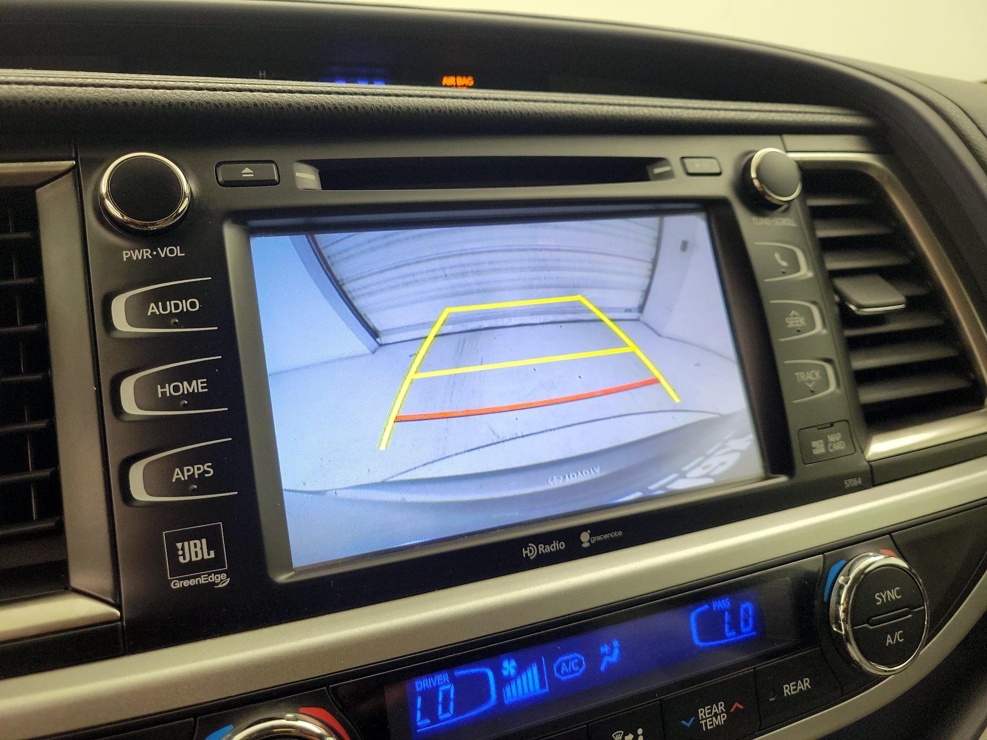Thumbnail: 2014 Toyota Highlander - 15