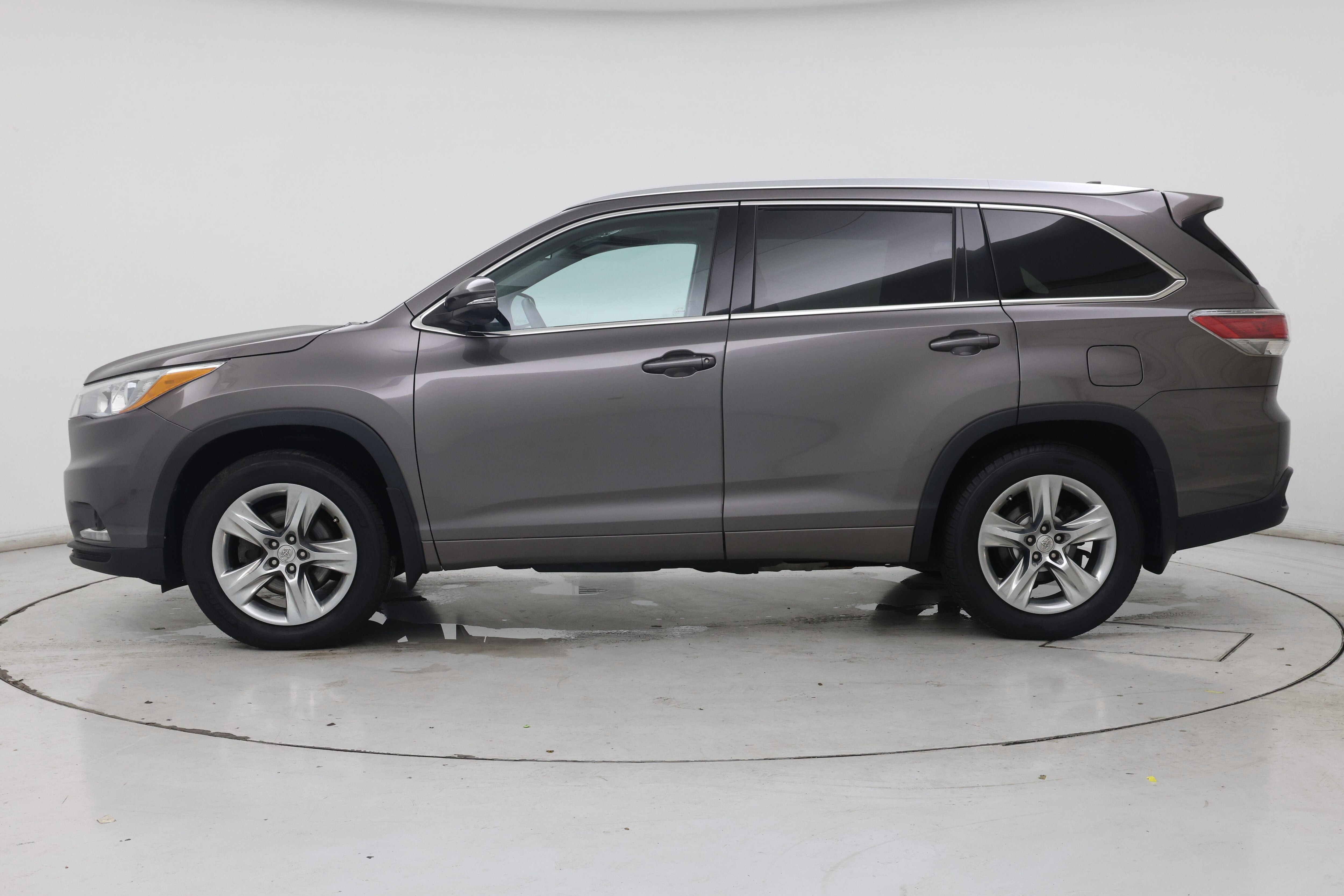Thumbnail: 2014 Toyota Highlander - 3