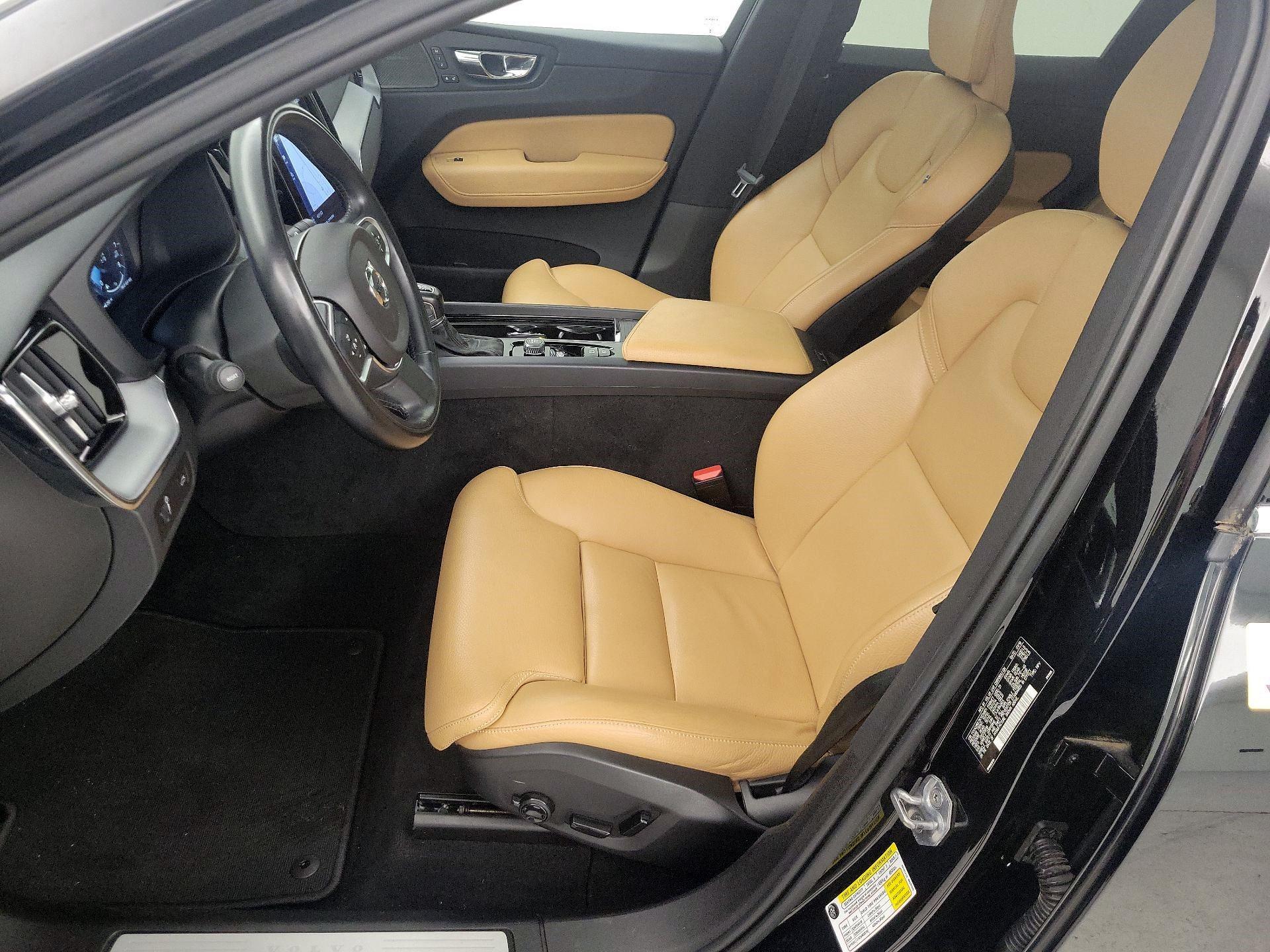 Thumbnail: 2019 Volvo XC60 - 11