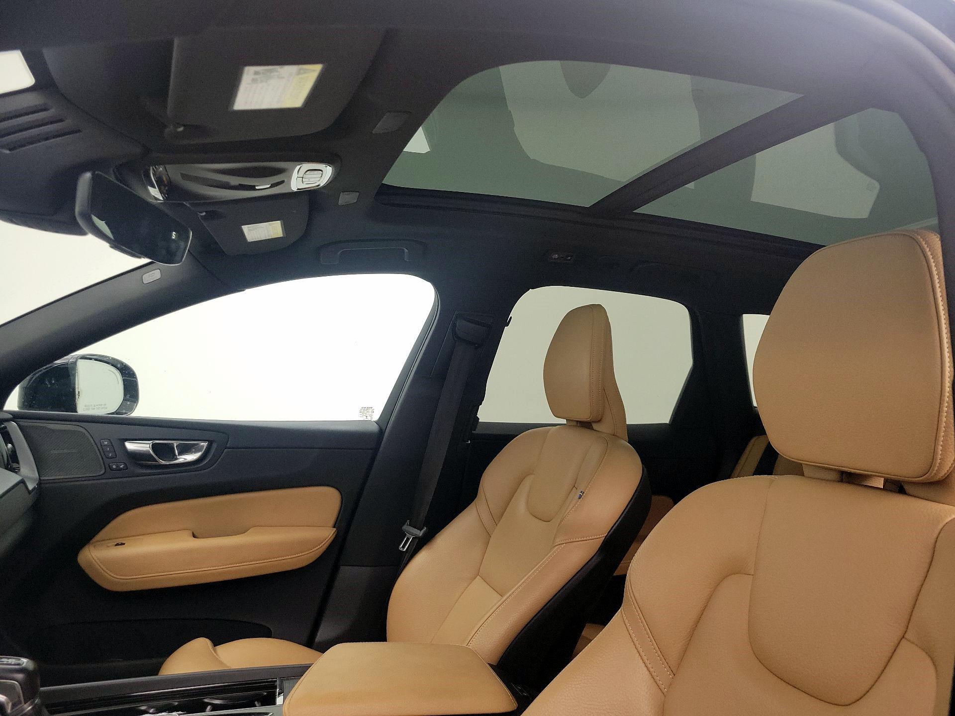Thumbnail: 2019 Volvo XC60 - 20