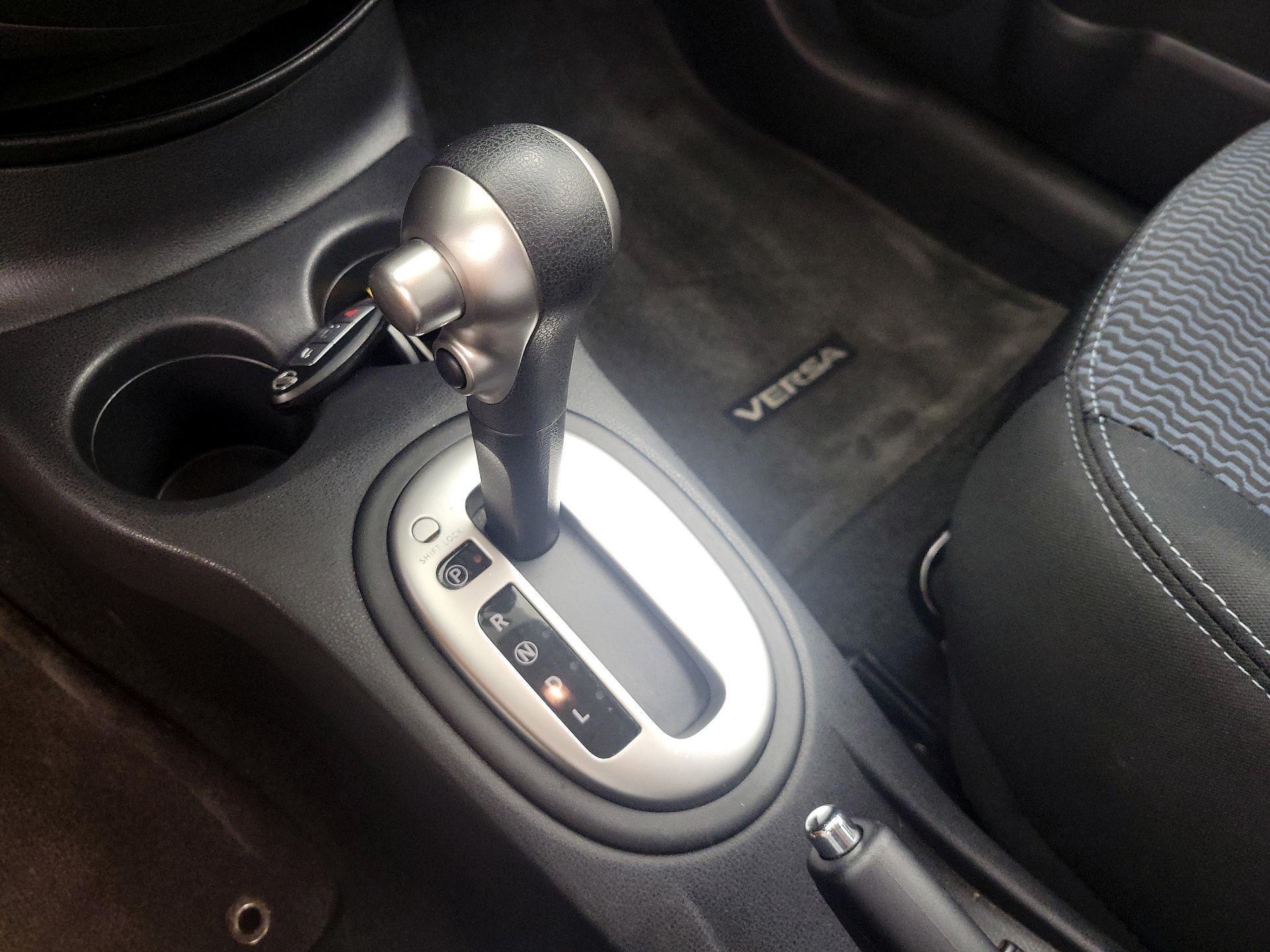 Thumbnail: 2014 Nissan Versa Note - 17