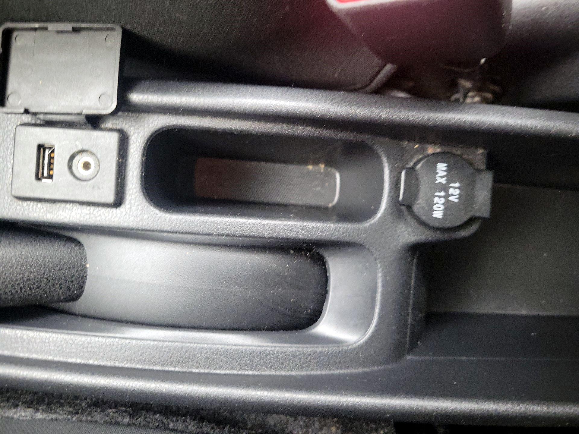 Thumbnail: 2014 Nissan Versa Note - 18