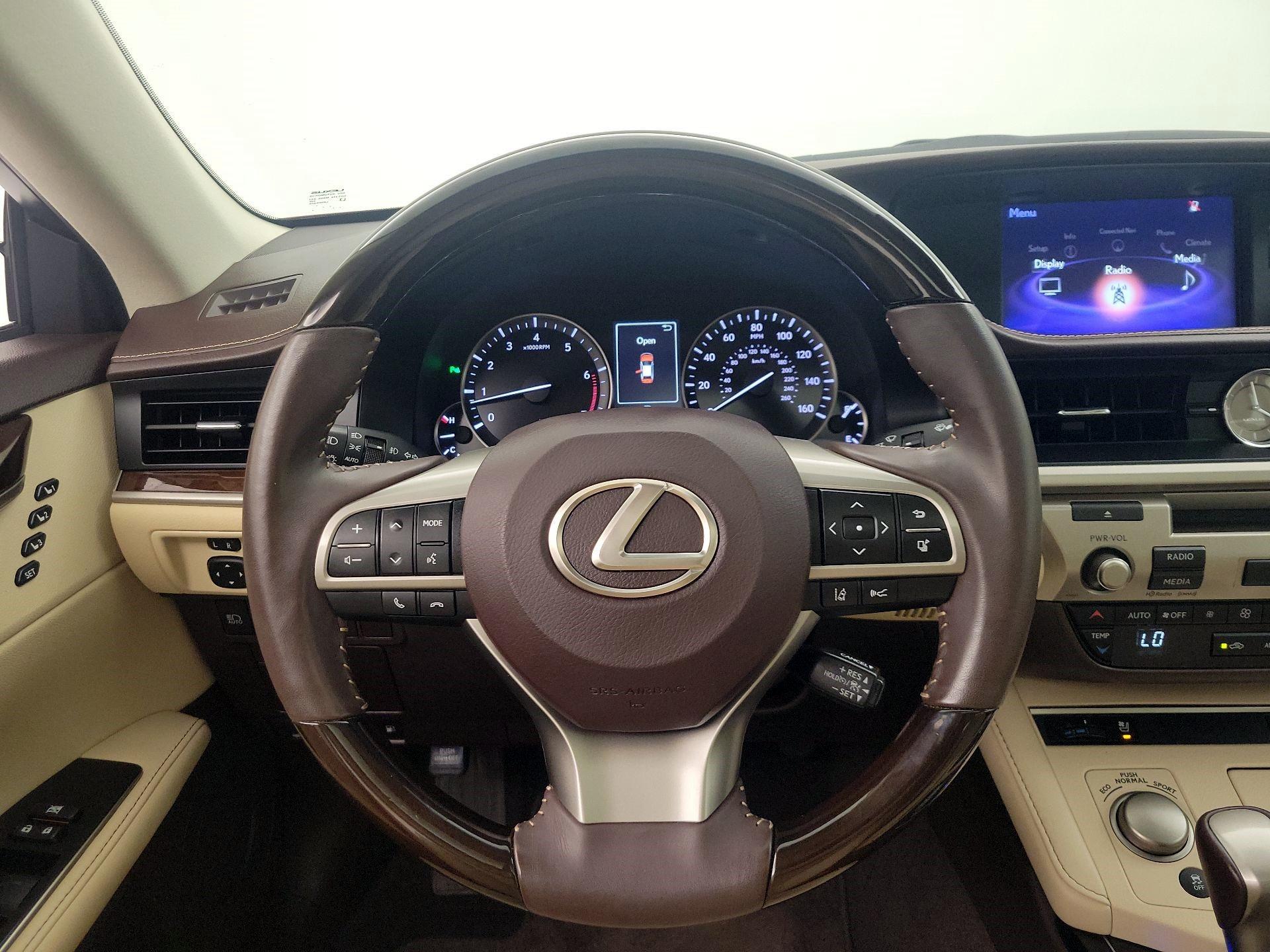 Thumbnail: 2018 Lexus ES - 10