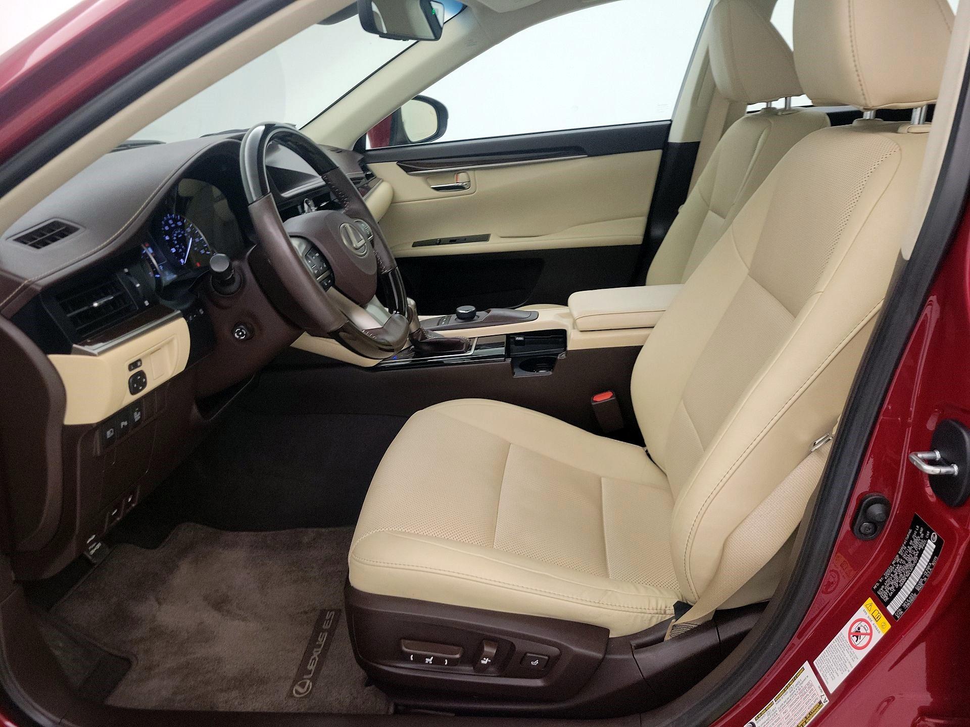 Thumbnail: 2018 Lexus ES - 11