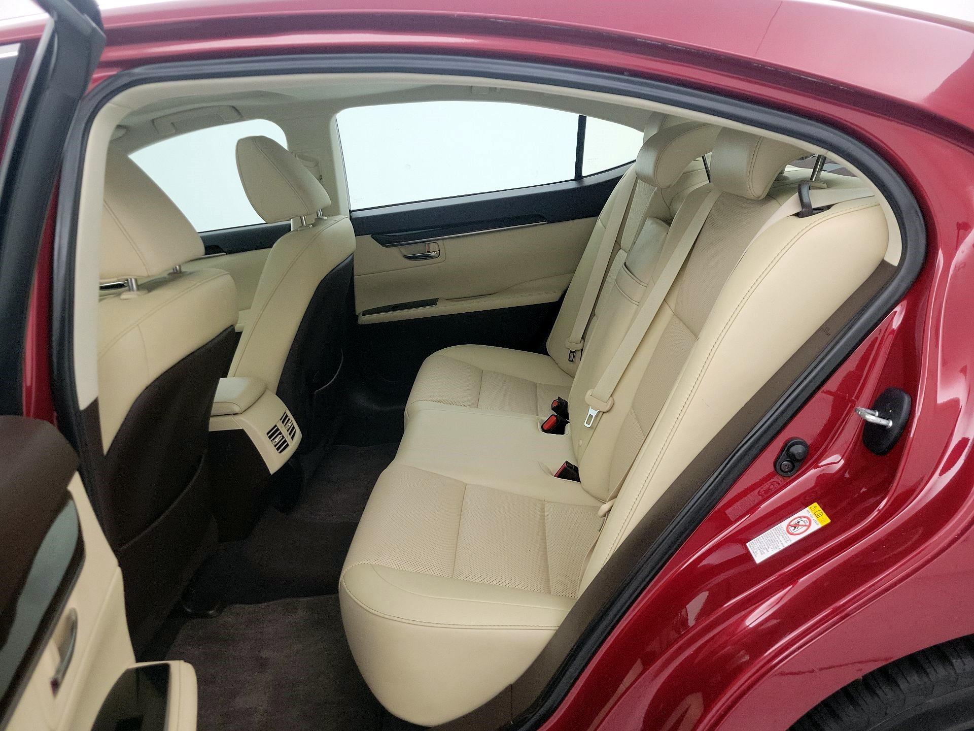Thumbnail: 2018 Lexus ES - 20