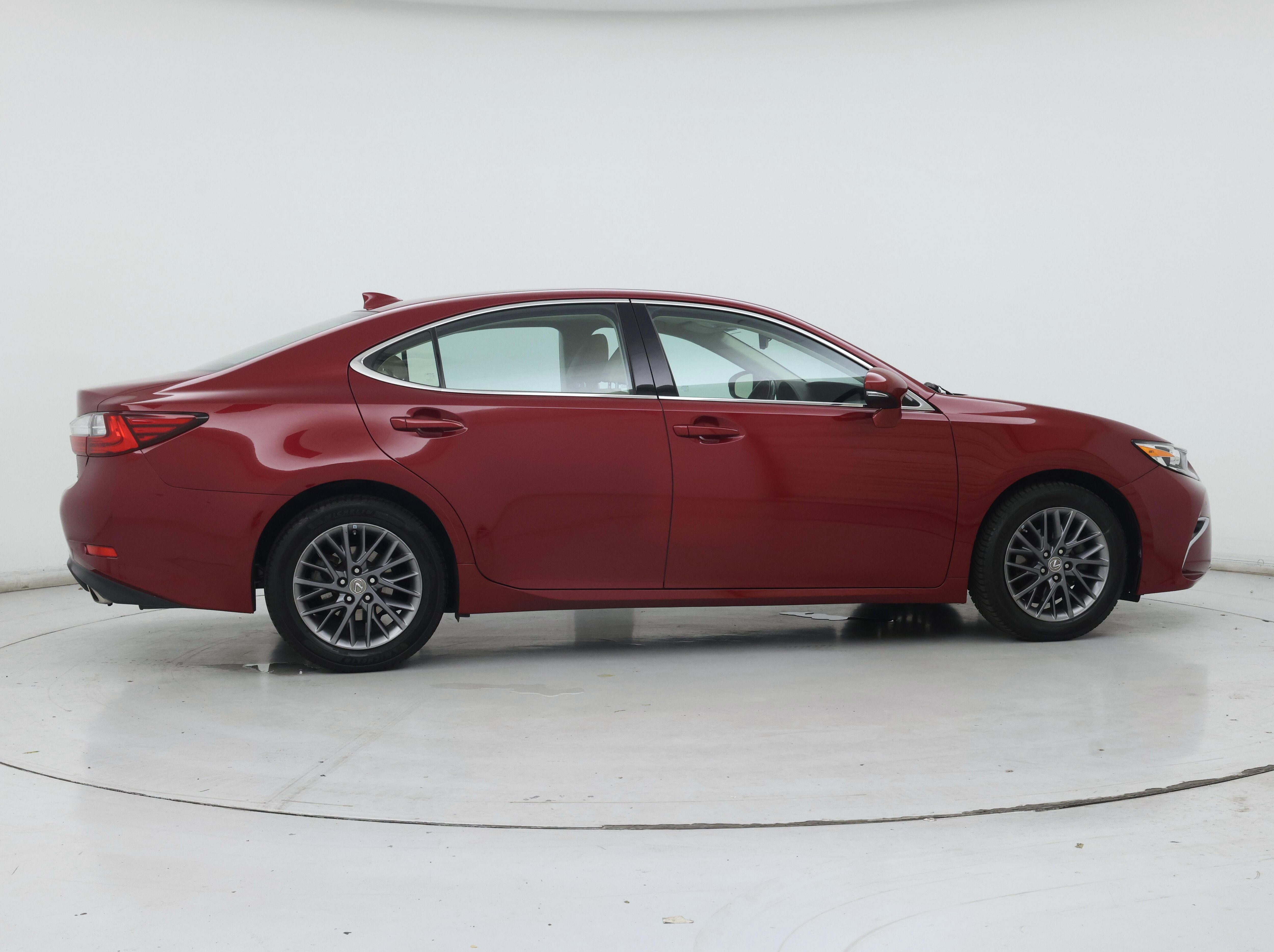 Thumbnail: 2018 Lexus ES - 7