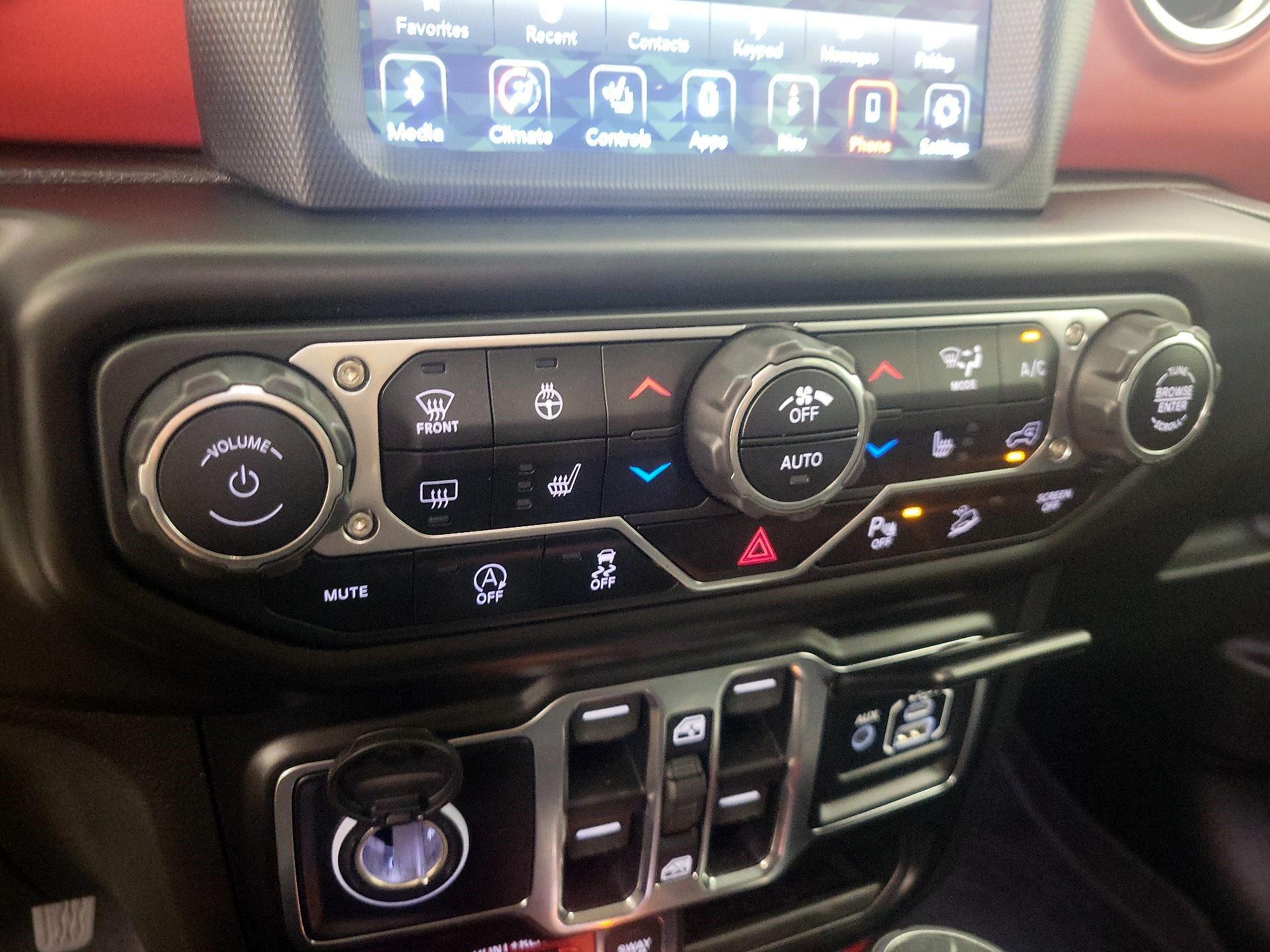 Thumbnail: 2020 Jeep Wrangler - 17