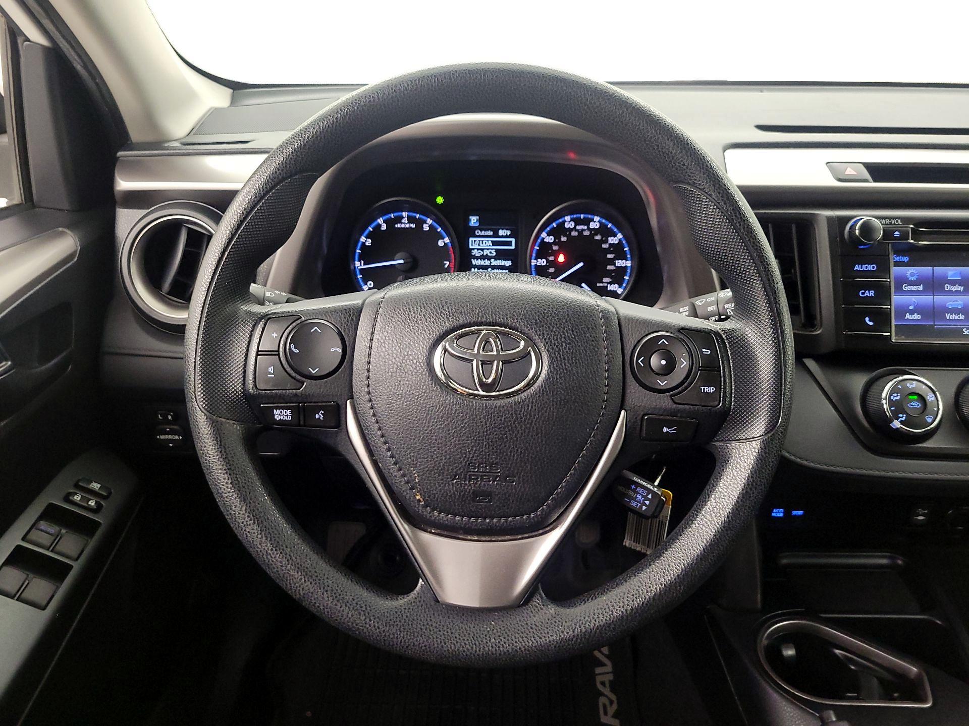 Thumbnail: 2017 Toyota RAV4 - 10