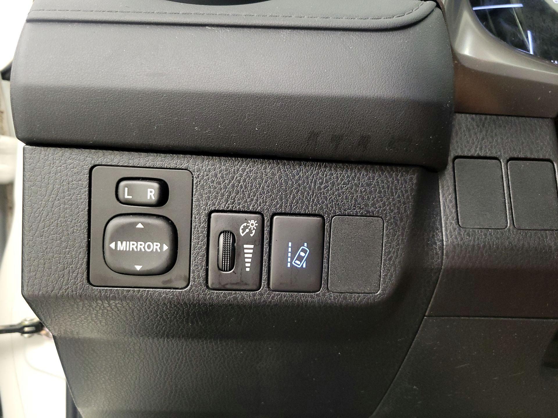 Thumbnail: 2017 Toyota RAV4 - 13