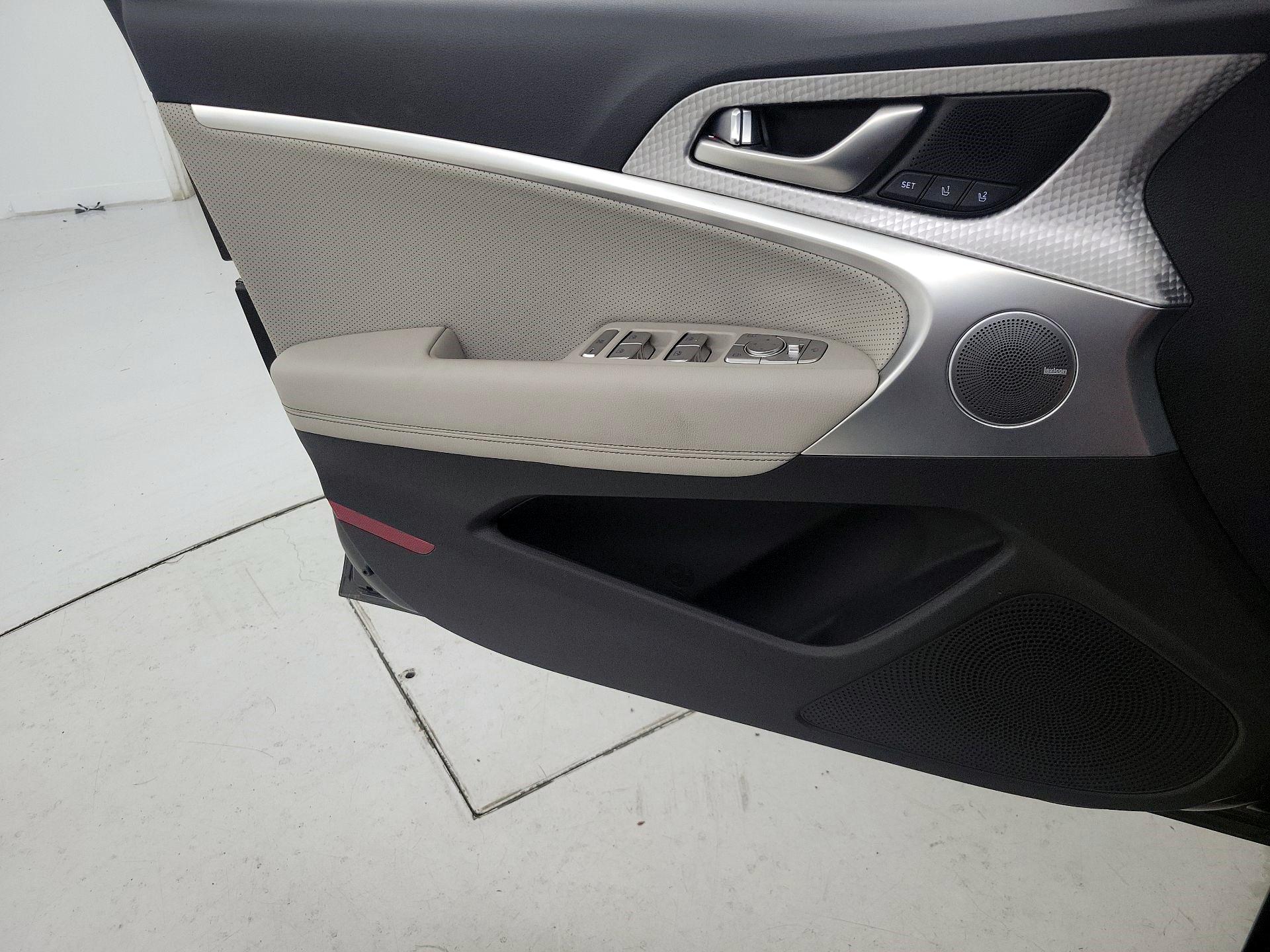 Thumbnail: 2023 Genesis G70 - 12
