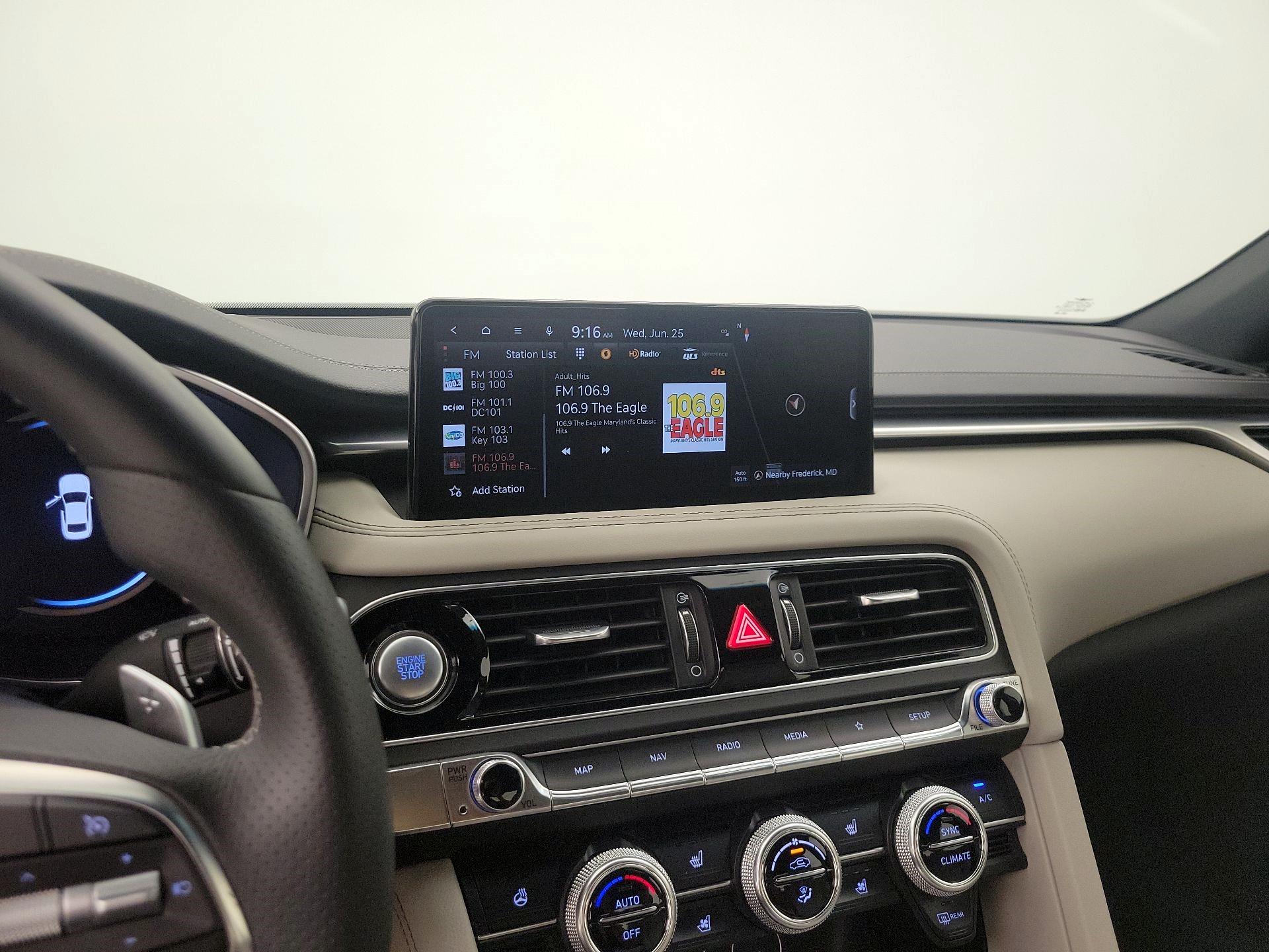 Thumbnail: 2023 Genesis G70 - 16