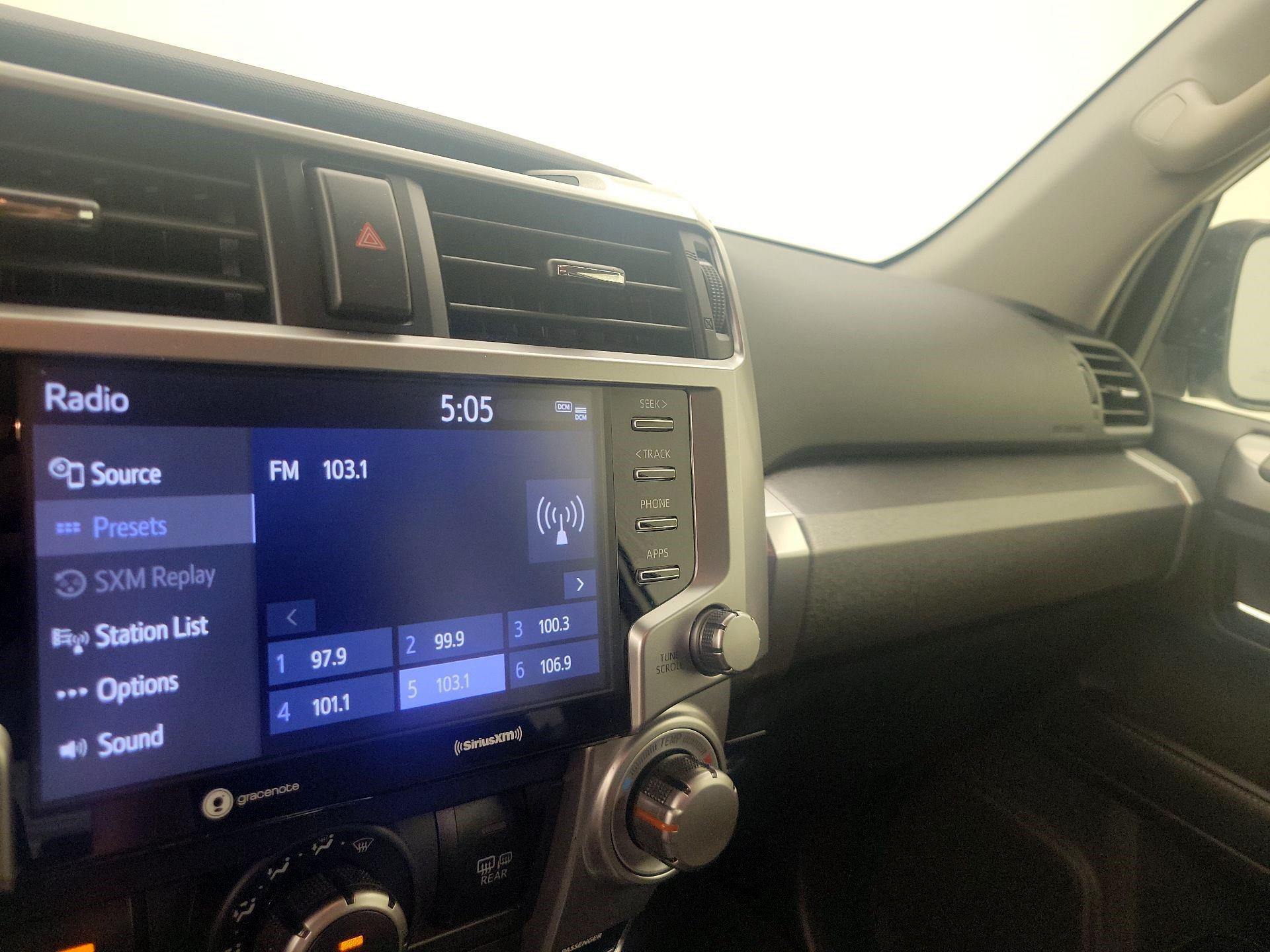 Thumbnail: 2021 Toyota 4Runner - 15