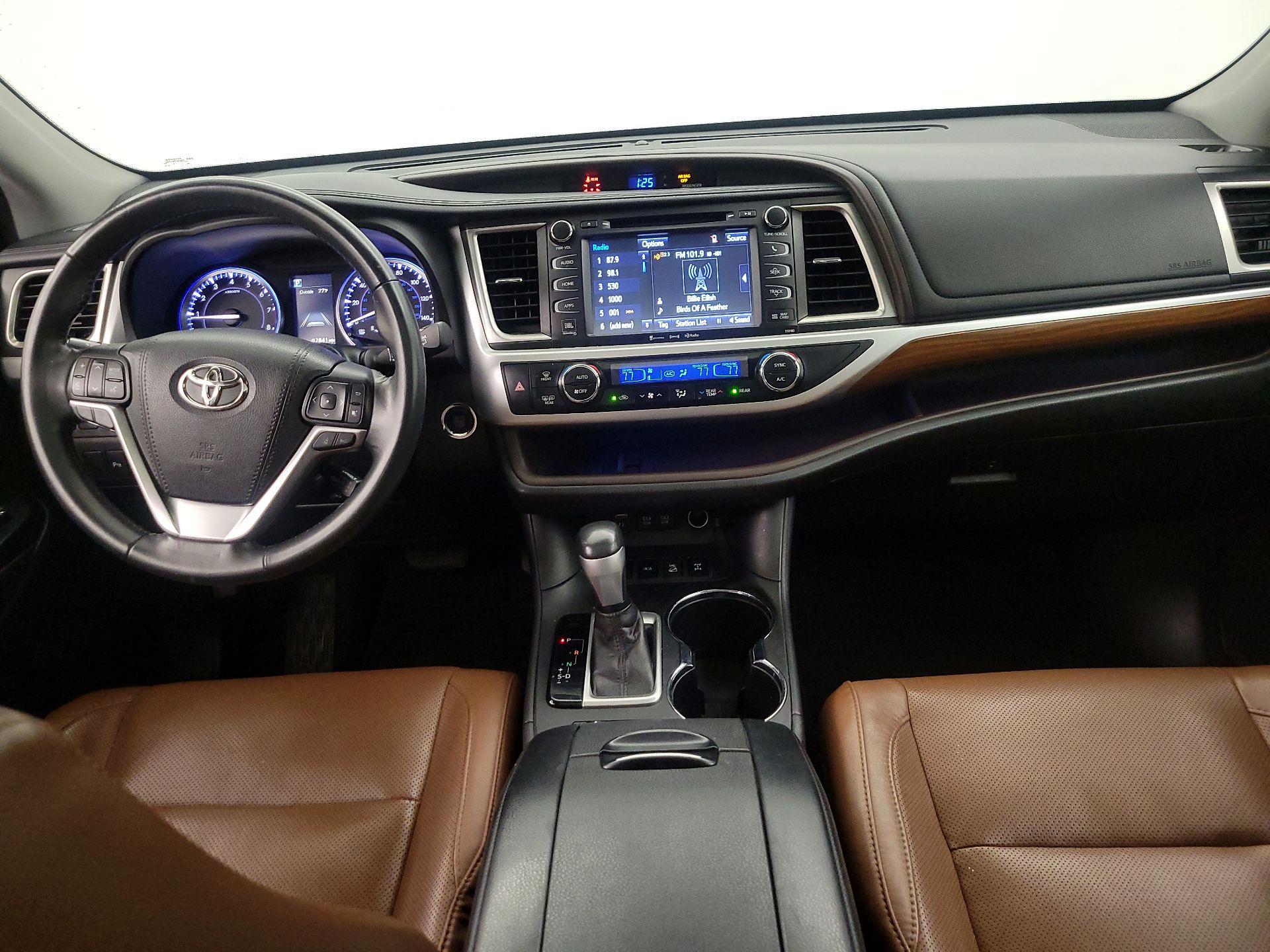 Thumbnail: 2017 Toyota Highlander - 9