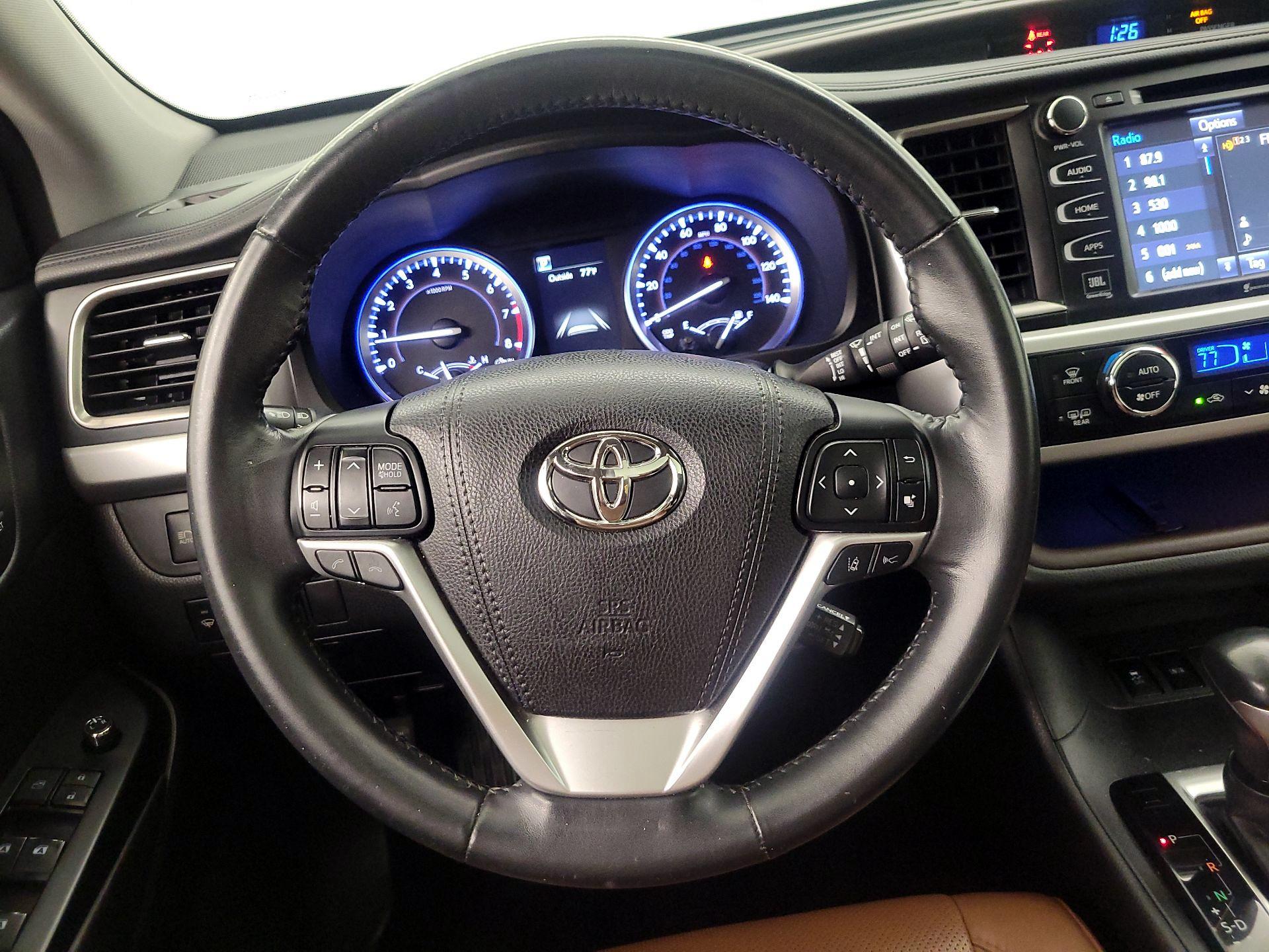 Thumbnail: 2017 Toyota Highlander - 10