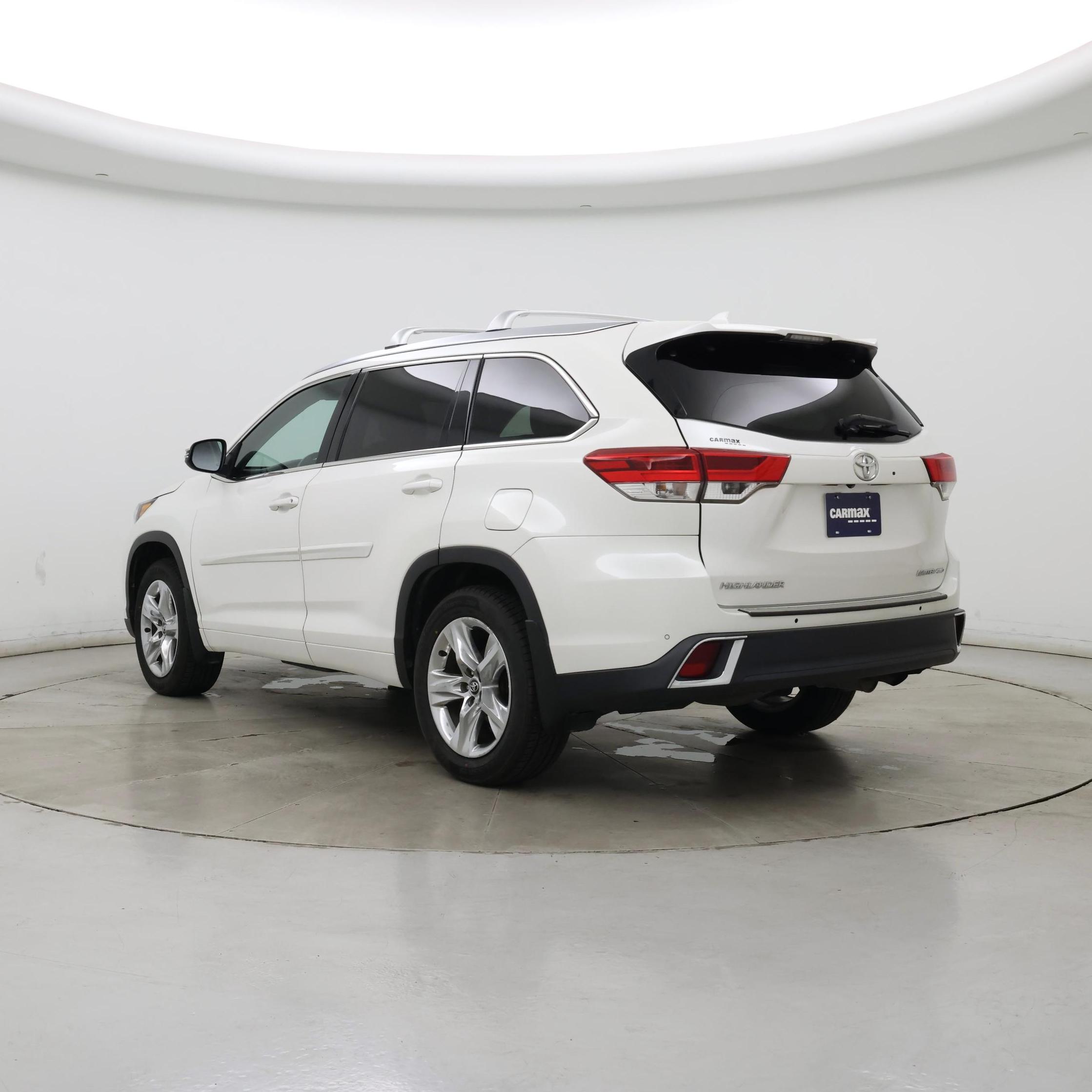 Thumbnail: 2017 Toyota Highlander - 2