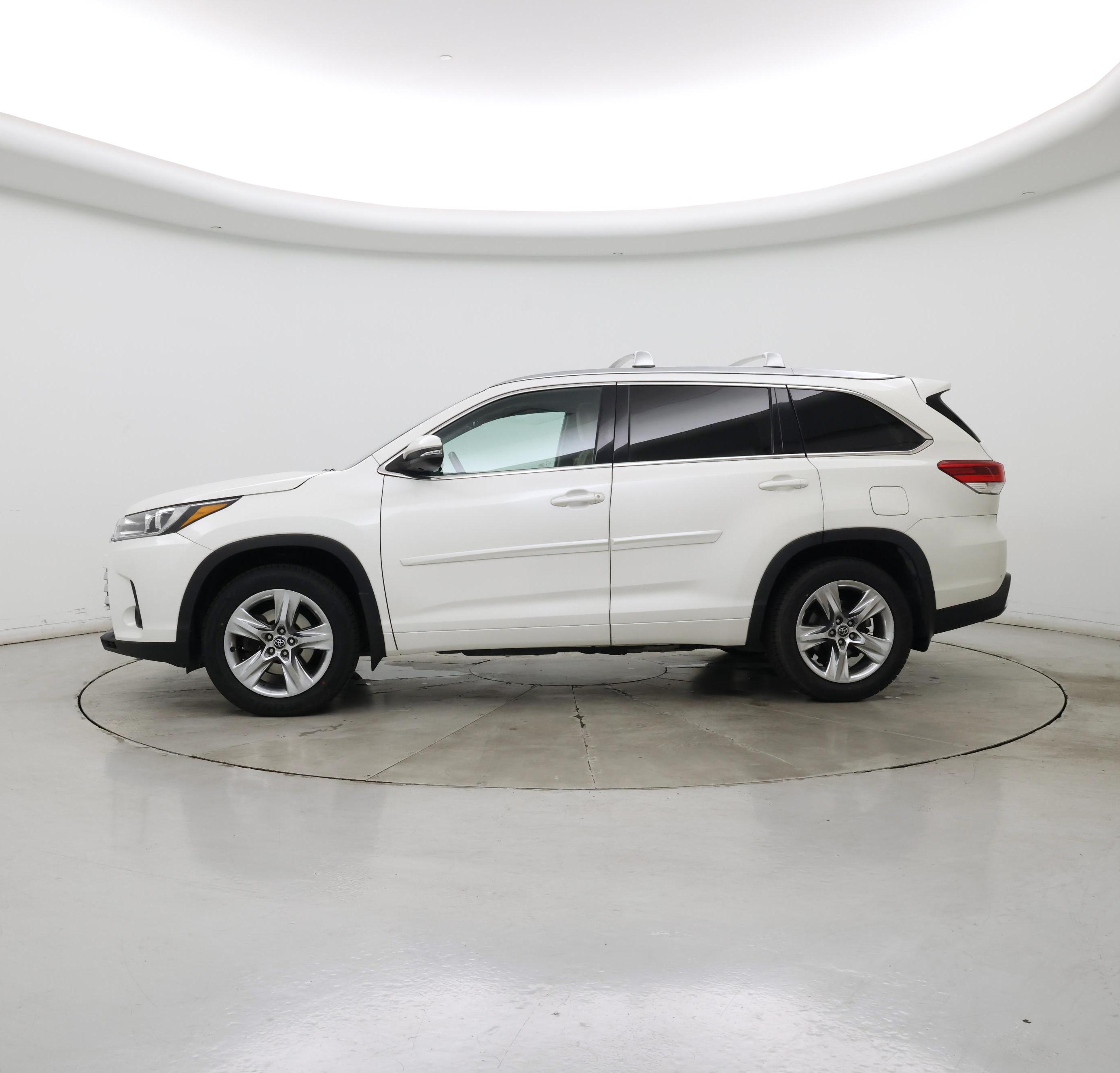 Thumbnail: 2017 Toyota Highlander - 3