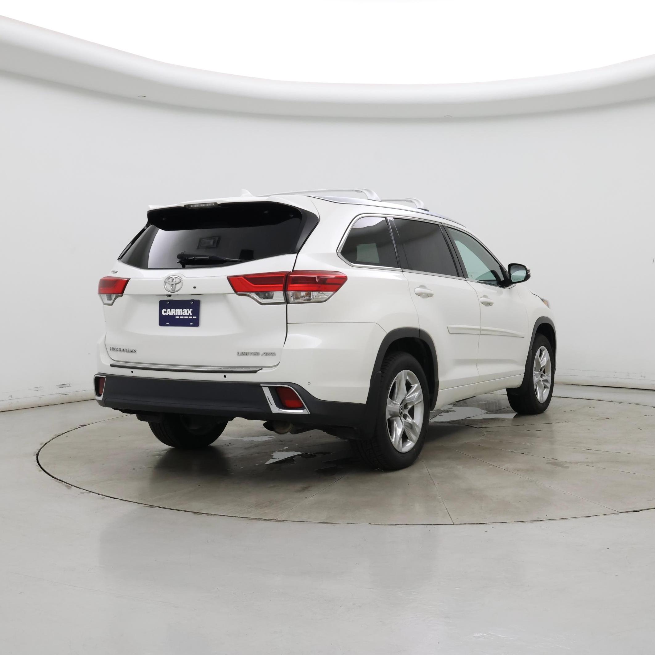 Thumbnail: 2017 Toyota Highlander - 8