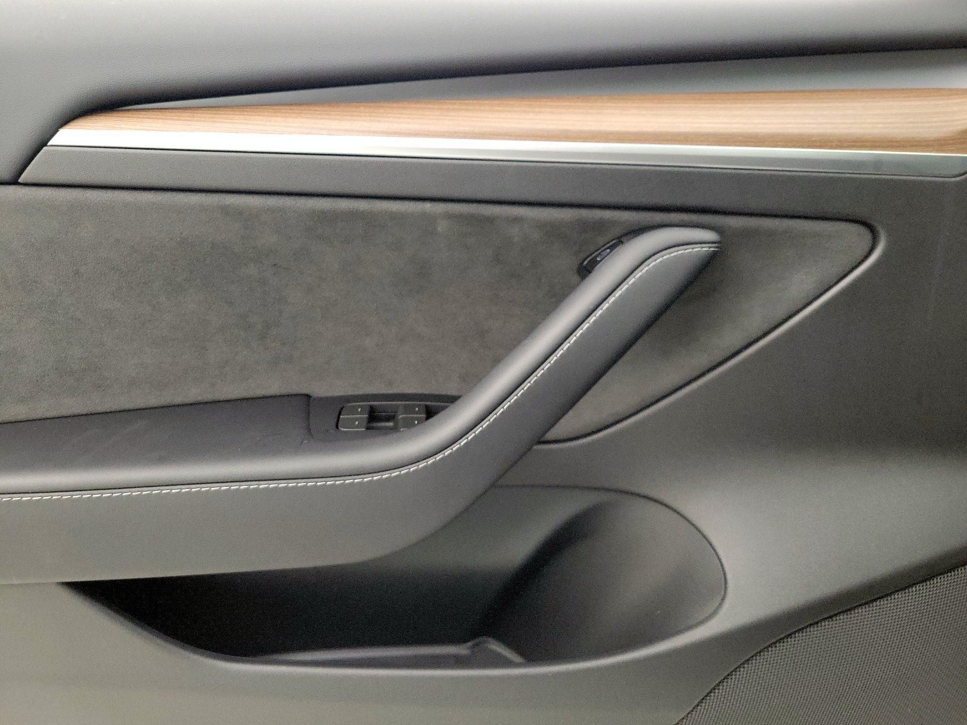 Thumbnail: 2023 Tesla Model 3 - 12
