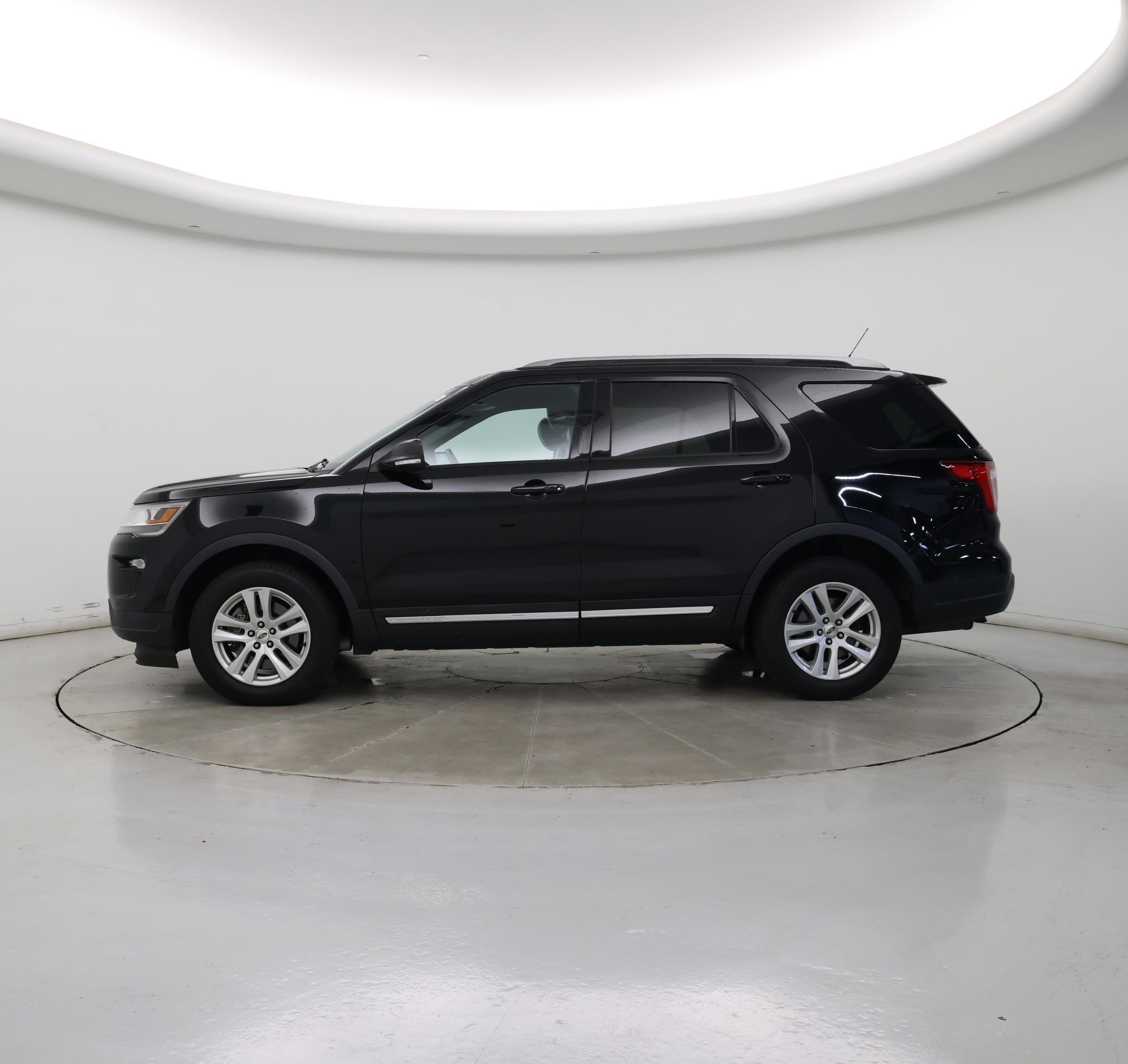 Thumbnail: 2019 Ford Explorer - 3