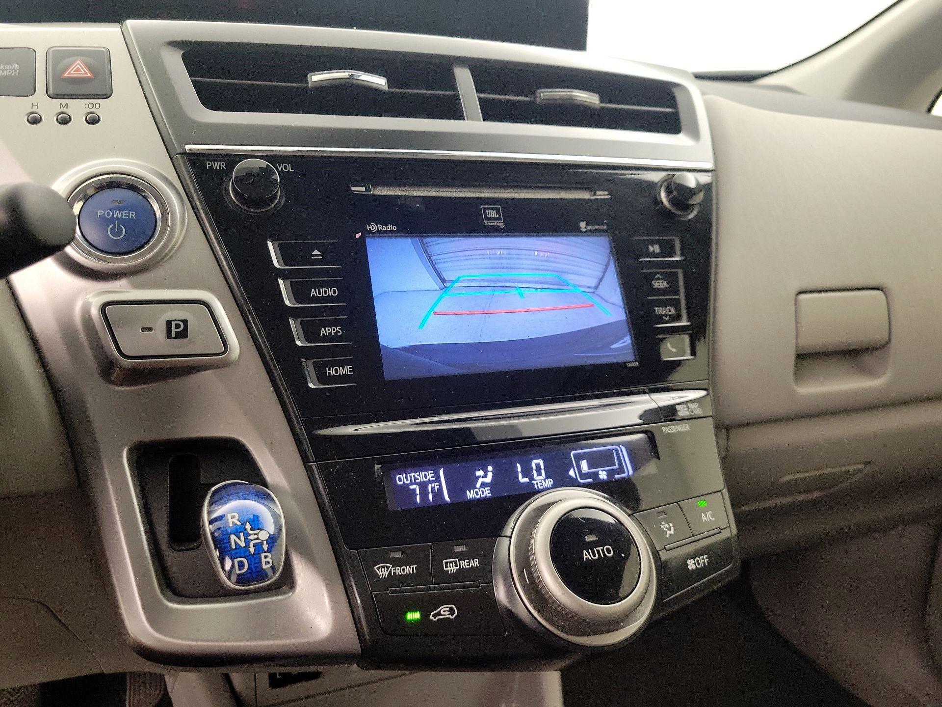 Thumbnail: 2016 Toyota Prius v - 14