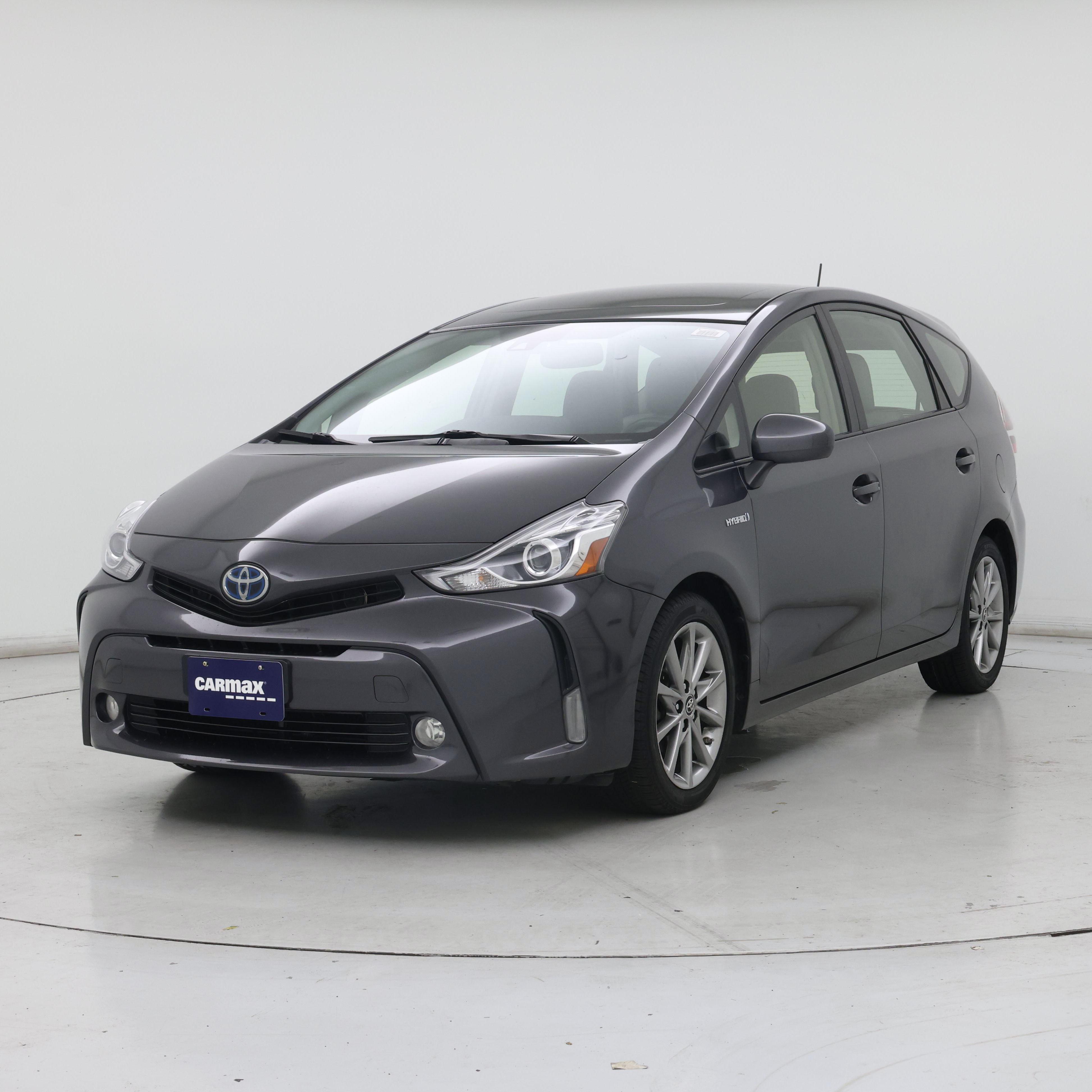 Thumbnail: 2016 Toyota Prius v - 4