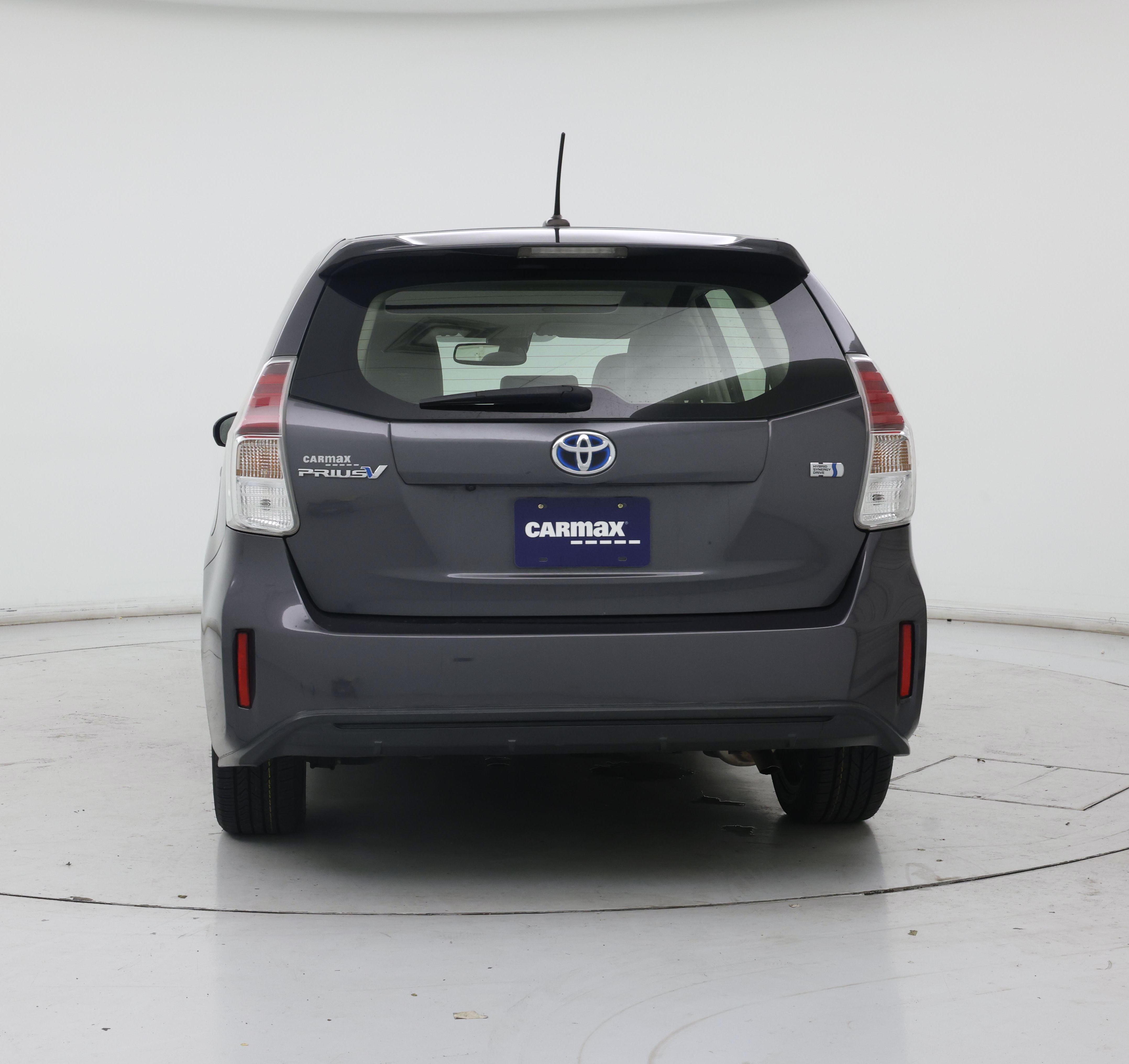 Thumbnail: 2016 Toyota Prius v - 6