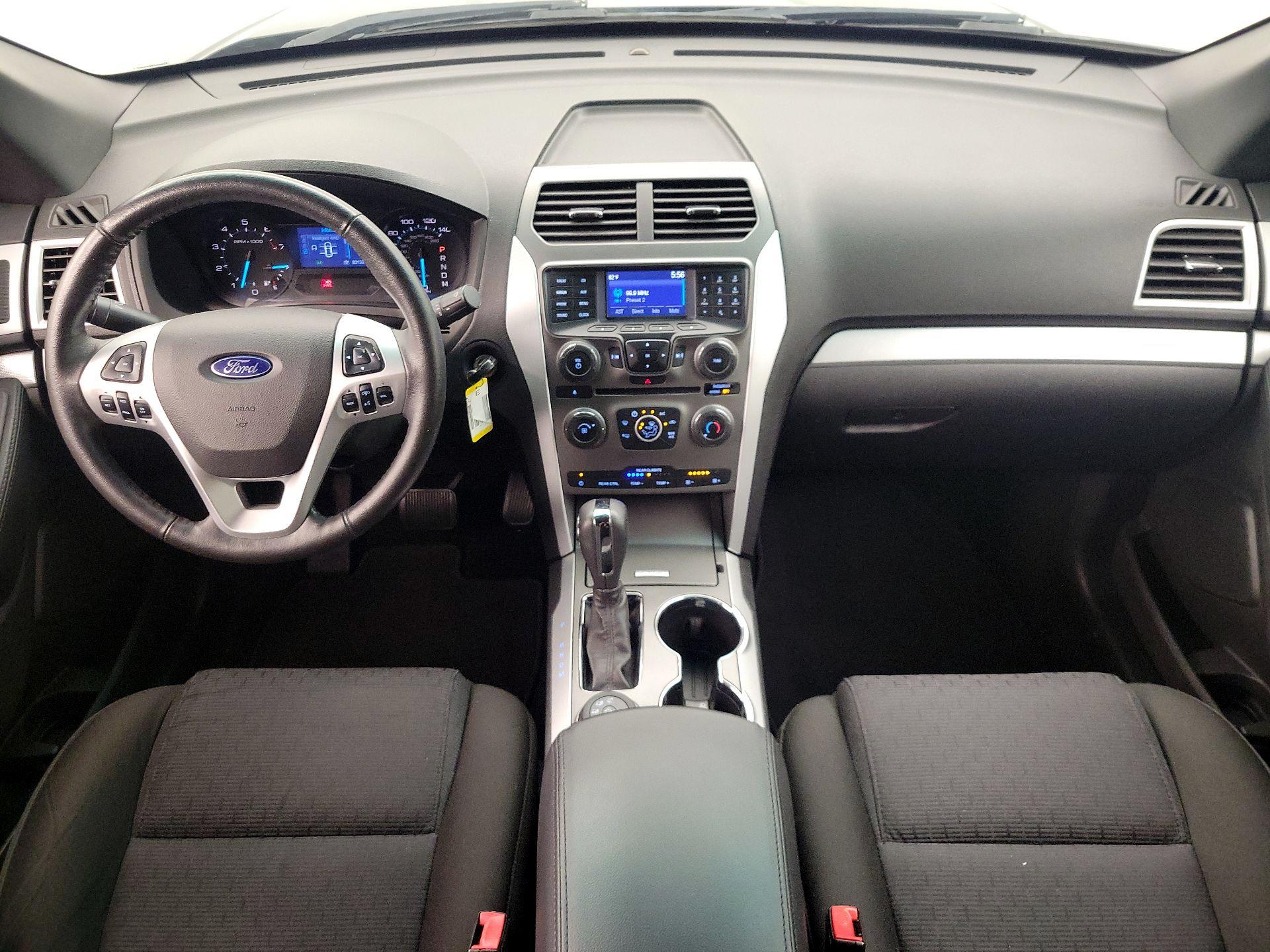 Thumbnail: 2015 Ford Explorer - 9