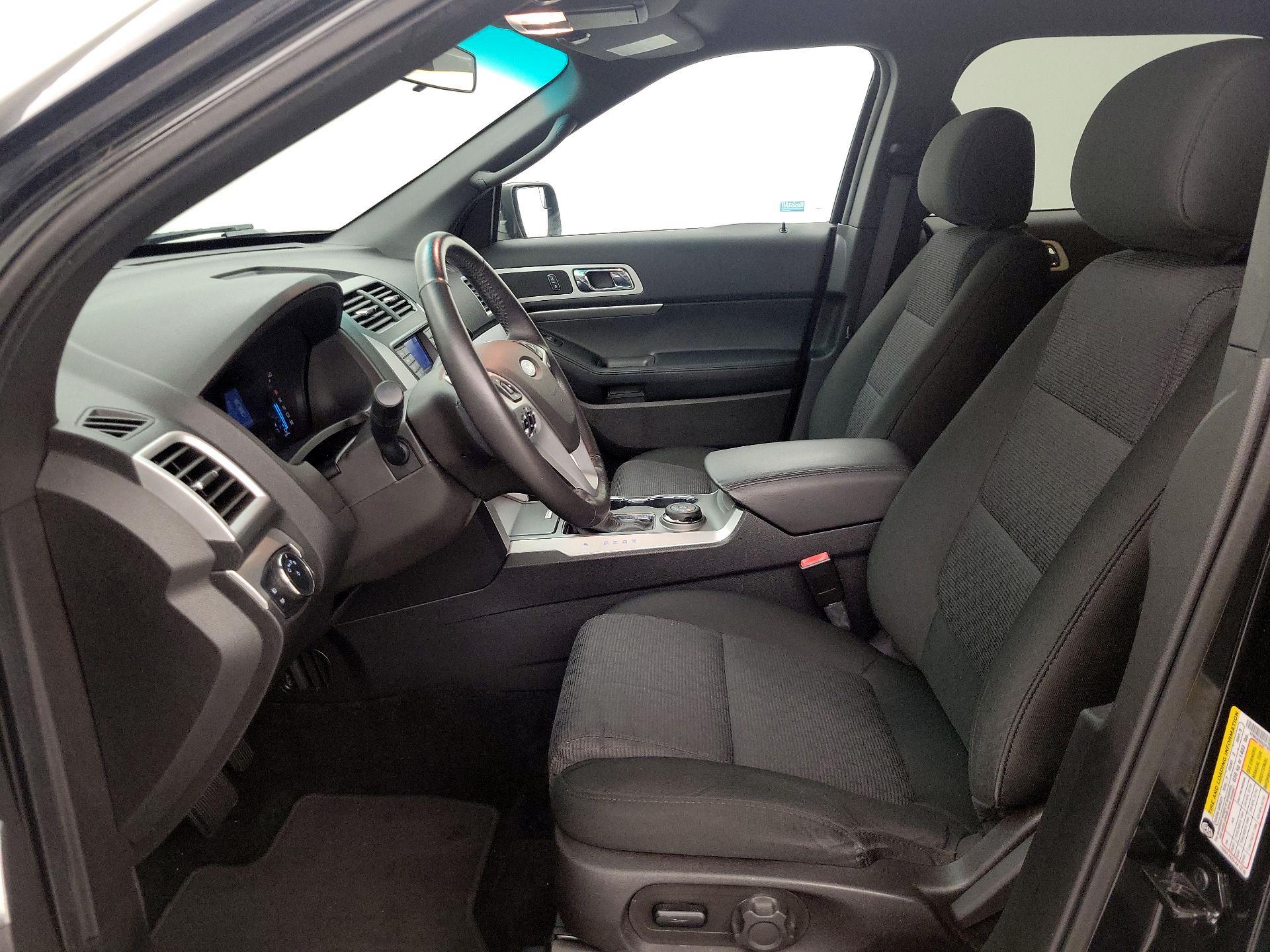 Thumbnail: 2015 Ford Explorer - 11