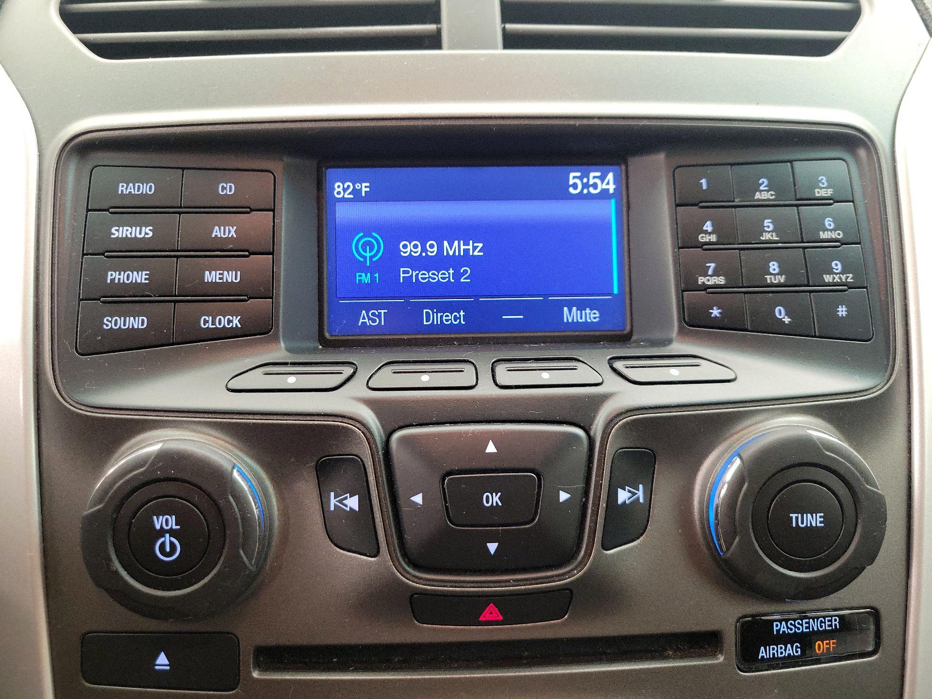 Thumbnail: 2015 Ford Explorer - 15