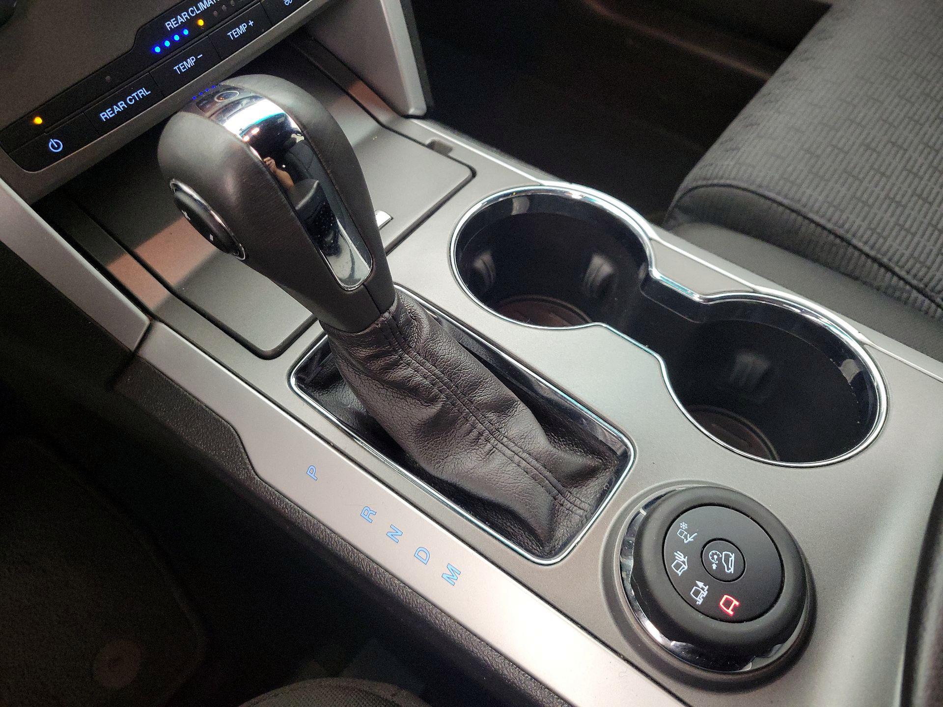 Thumbnail: 2015 Ford Explorer - 17