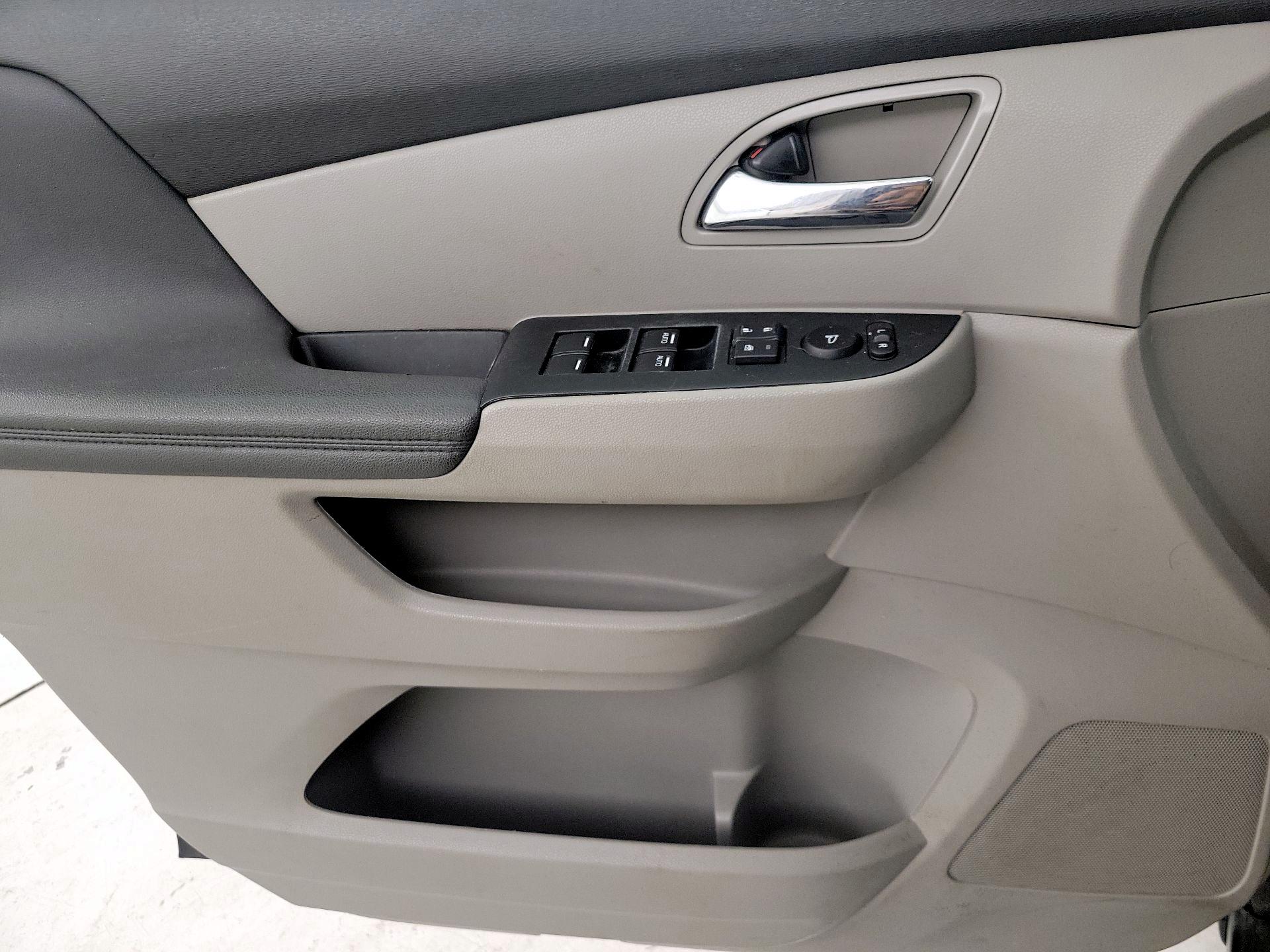 Thumbnail: 2015 Honda Odyssey - 12
