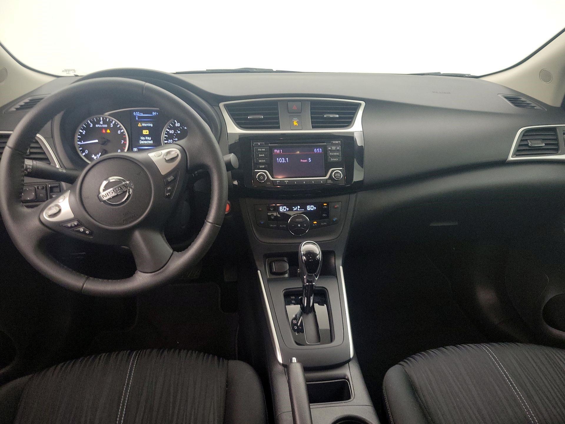 Thumbnail: 2018 Nissan Sentra - 9