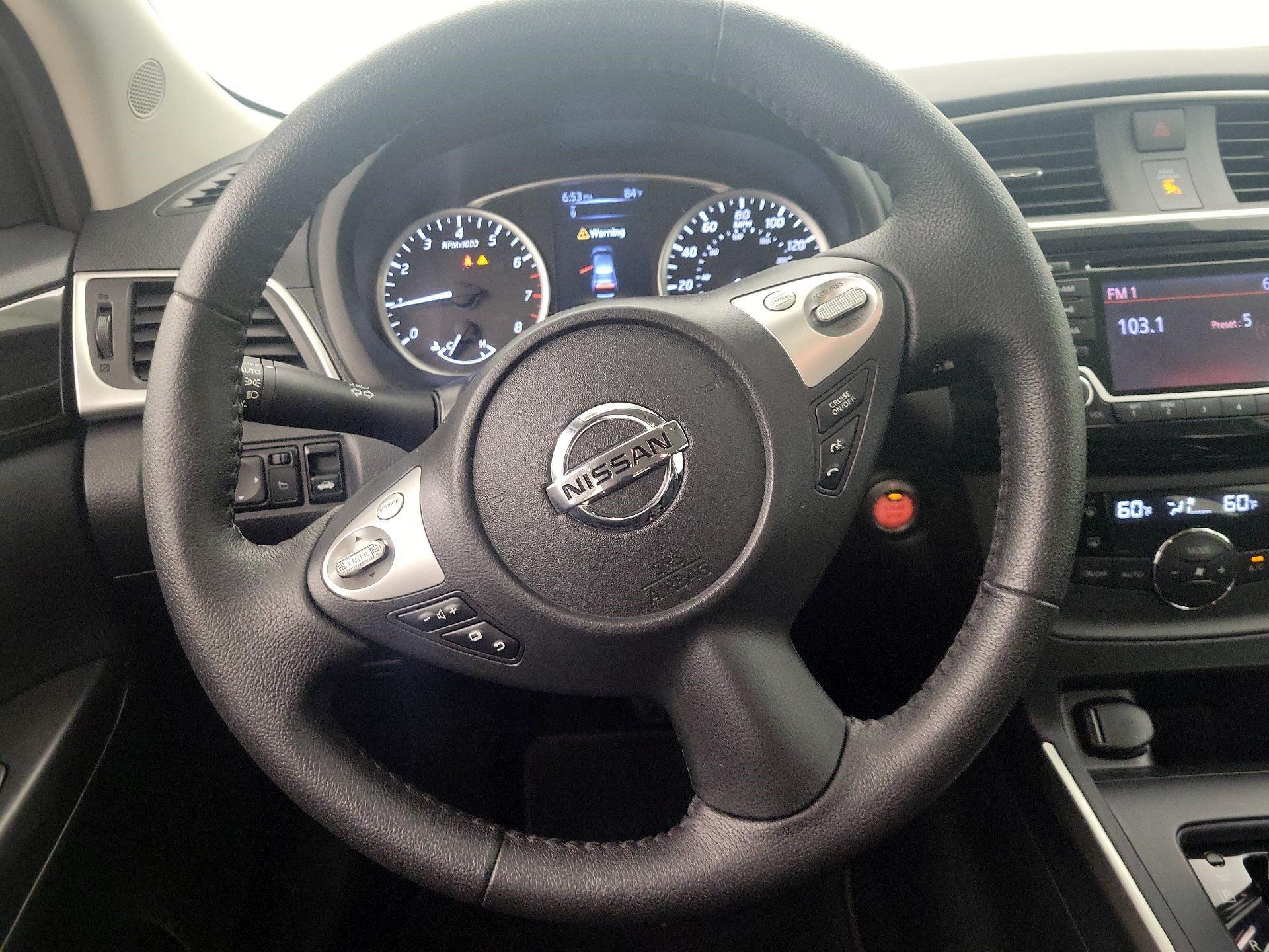 Thumbnail: 2018 Nissan Sentra - 10