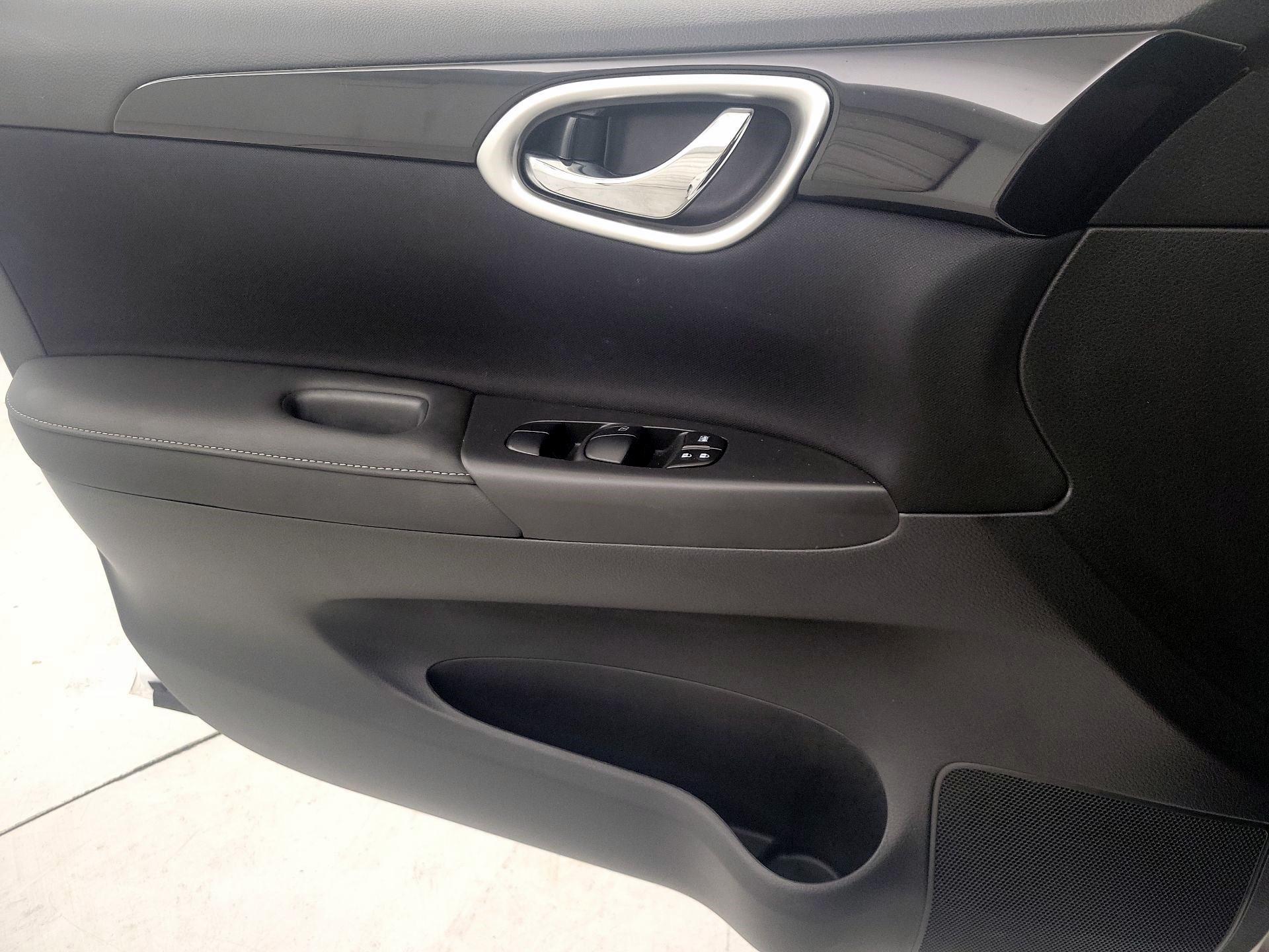 Thumbnail: 2018 Nissan Sentra - 12