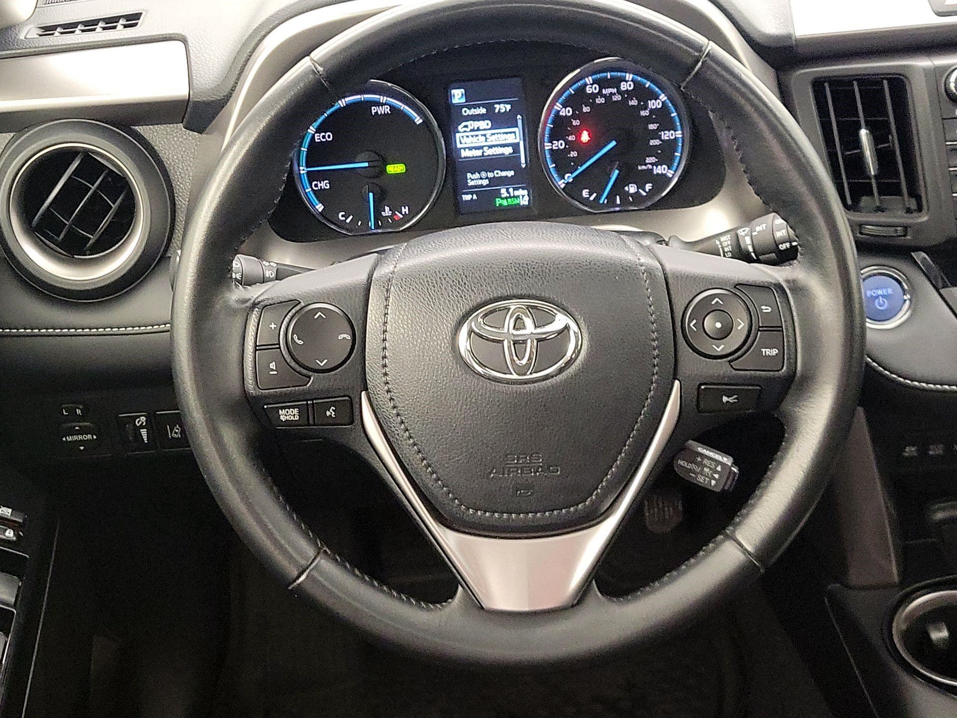 Thumbnail: 2017 Toyota RAV4 - 10